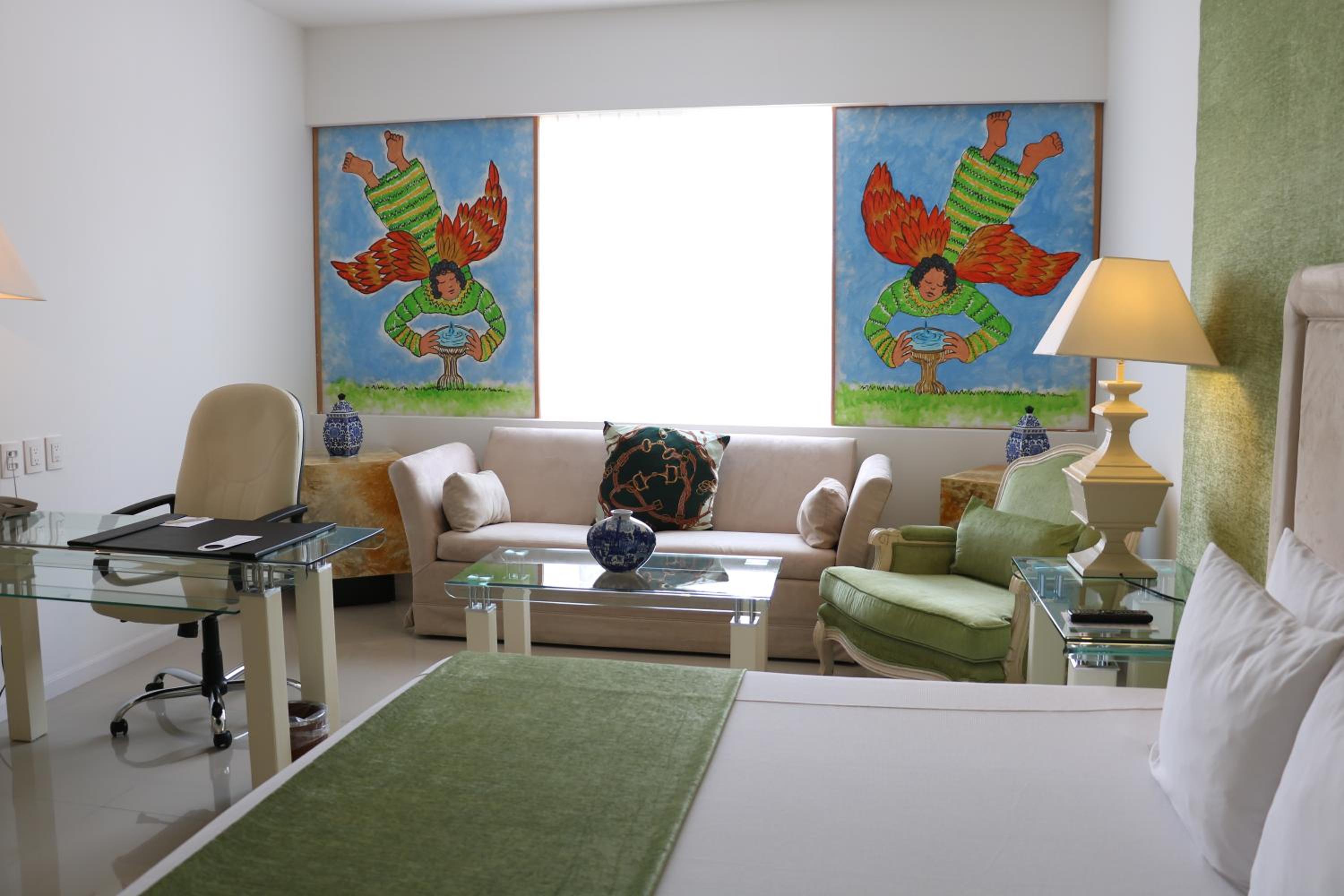 Deluxe King Room - Photo 5