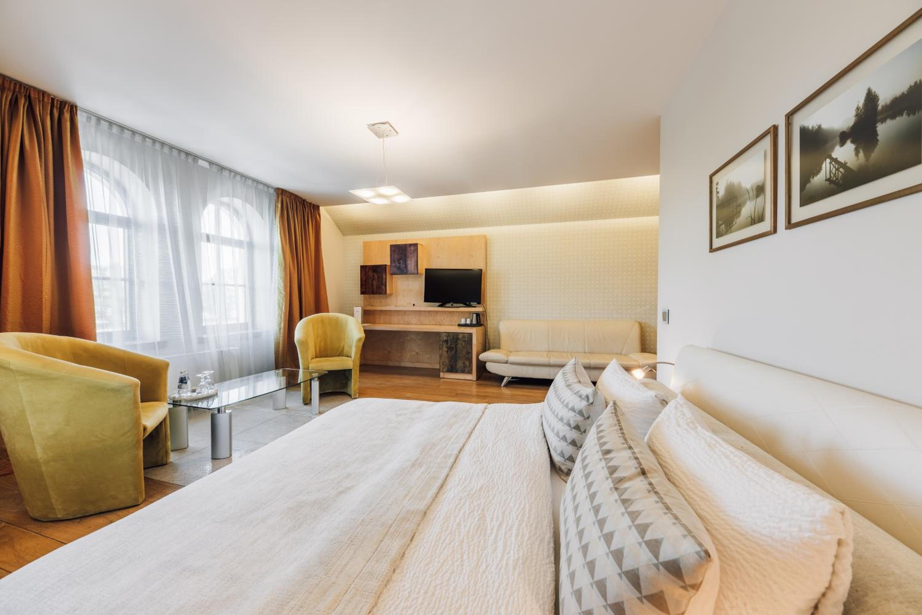 Deluxe Double Room with Canal View - Photo 1