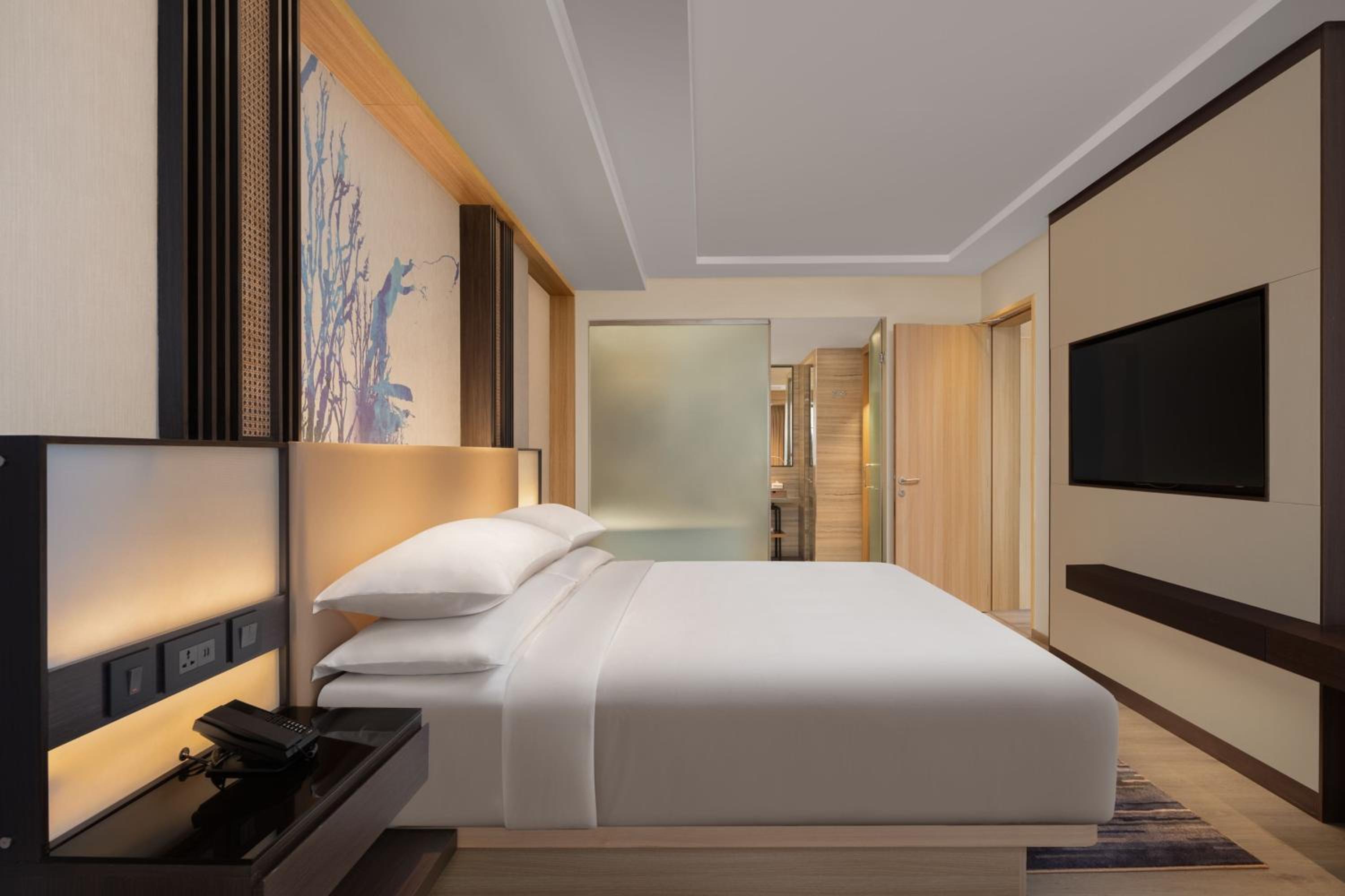 Courtyard, Suite, 1 King, Partial pool view, Balcony with INR 500 Spa credit on min therapy of 60 mins per stay - Photo 5