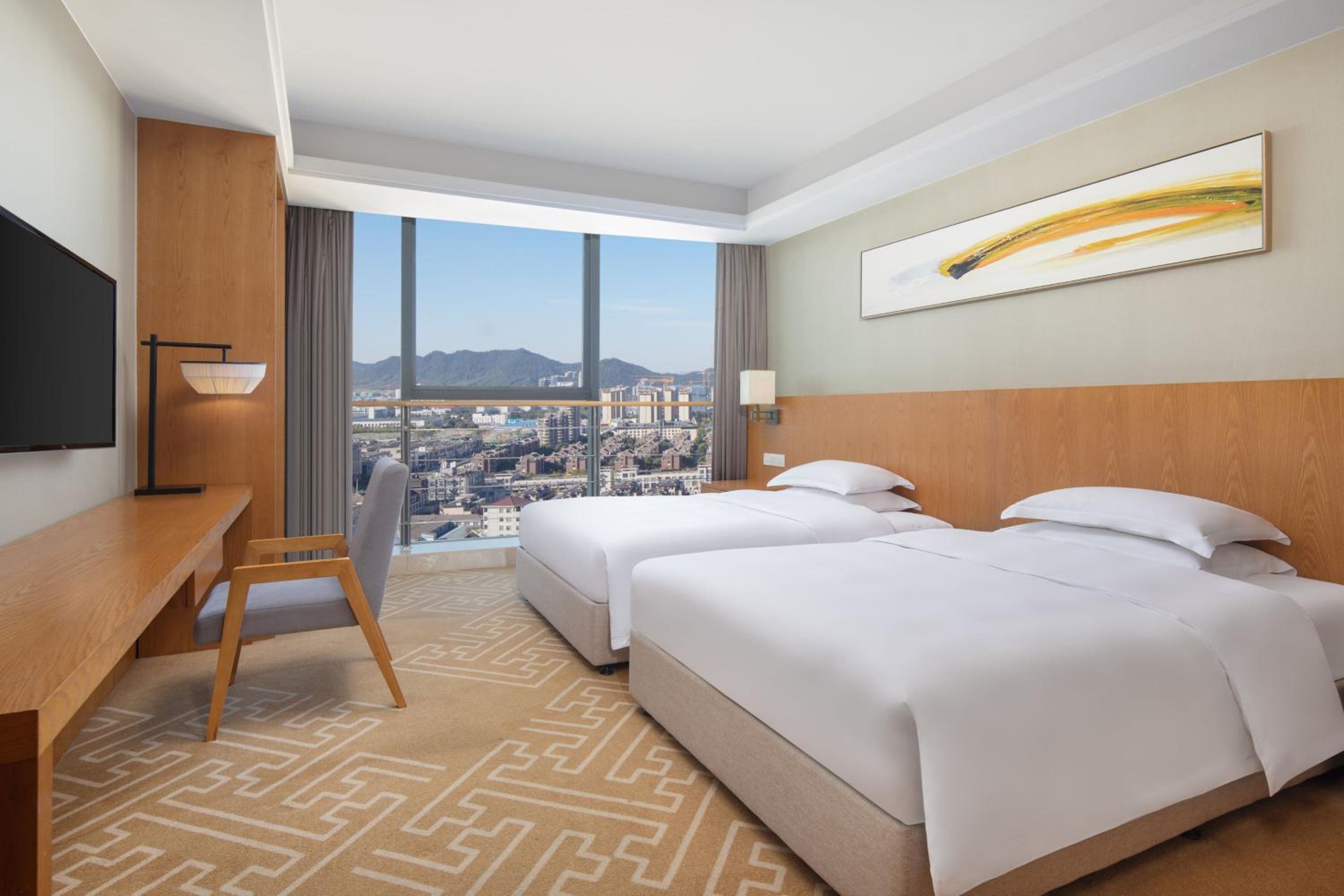 Superior Double, Guest room, 2 Double, Partial City View photo 2