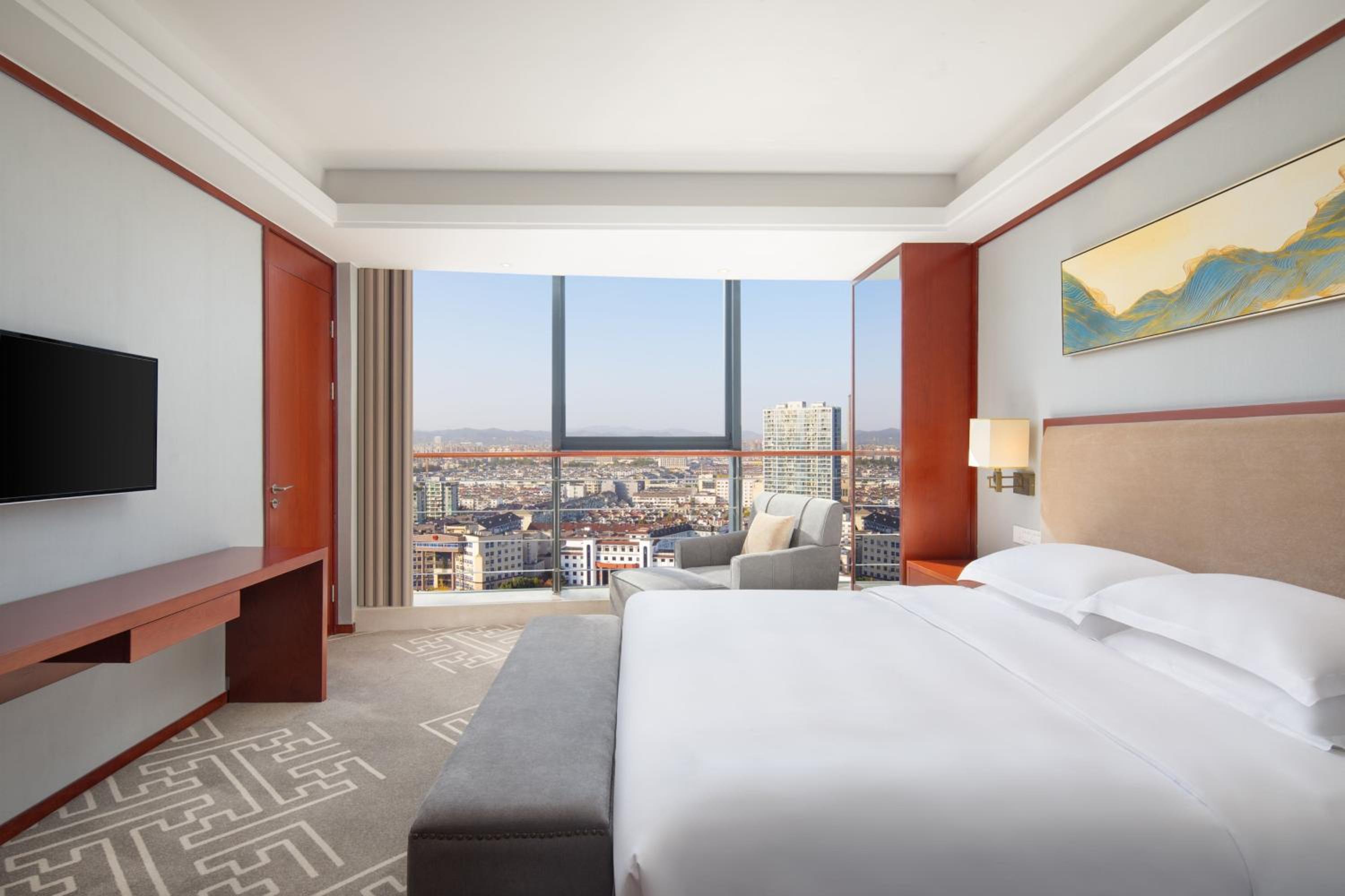 Superior Suite, 1 Bedroom Suite, 1 King, City View photo 1