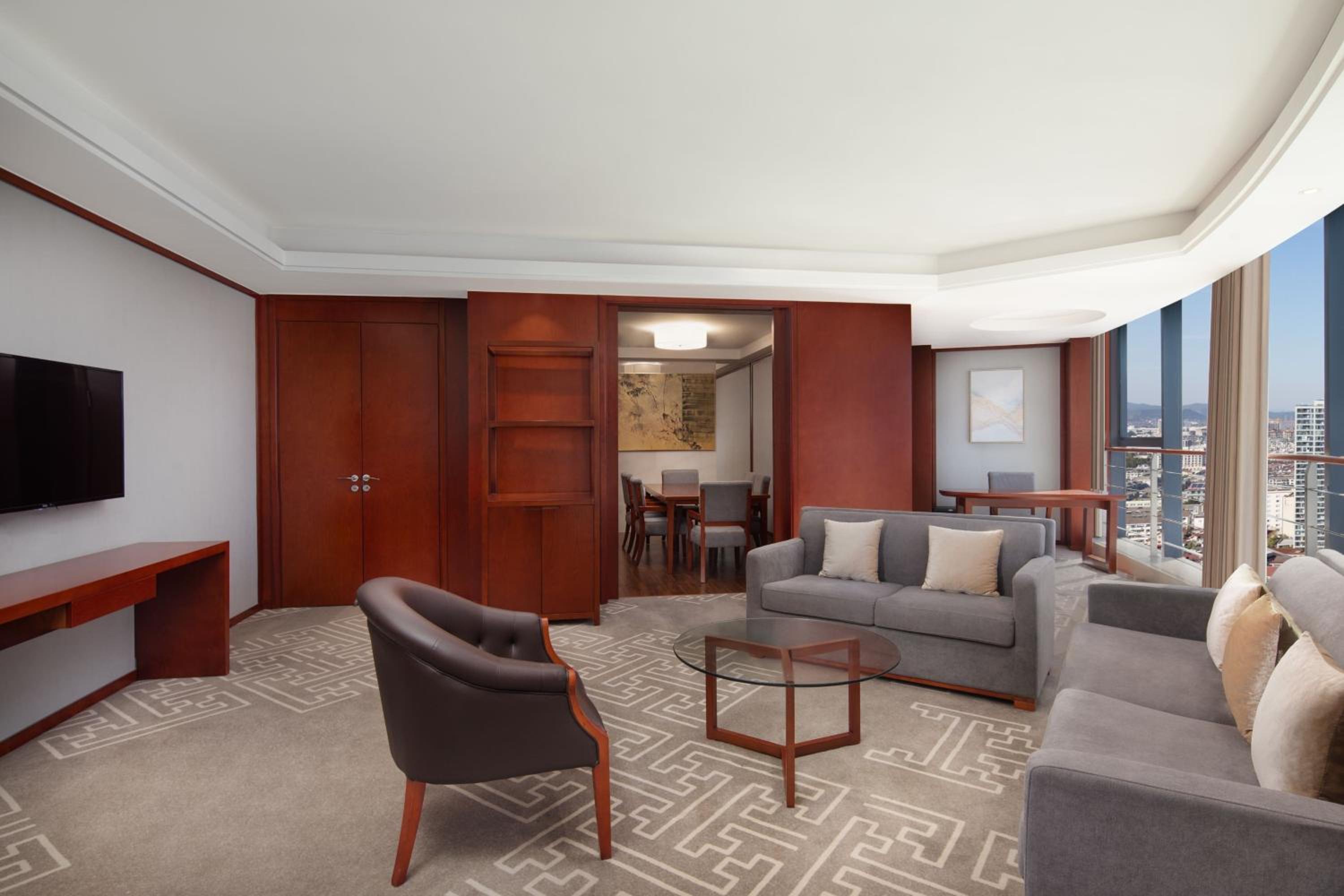 Premier Suite, 2 Bedroom Suite, 2 King, City View photo 1