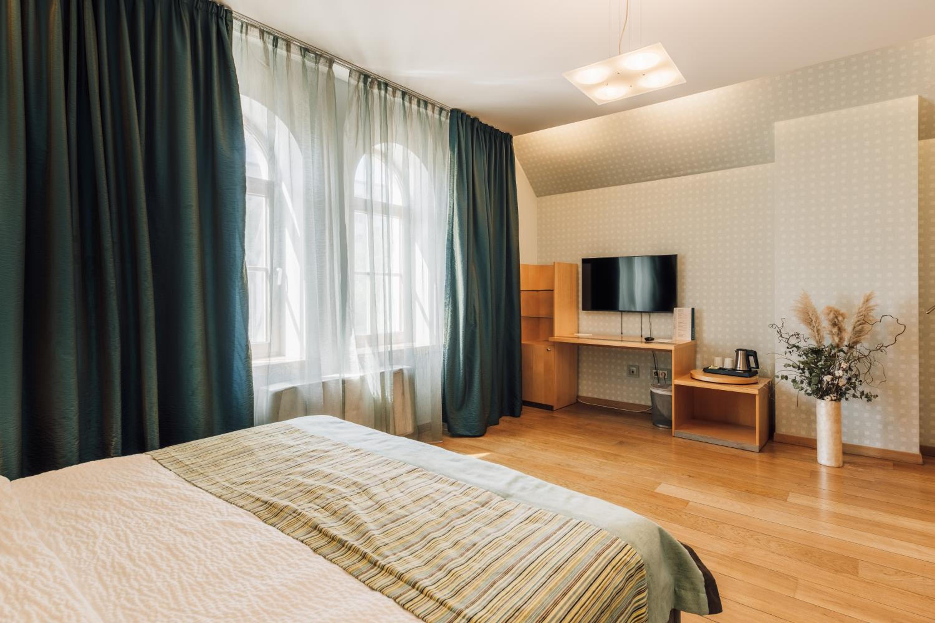 Deluxe Double Room - Photo 9