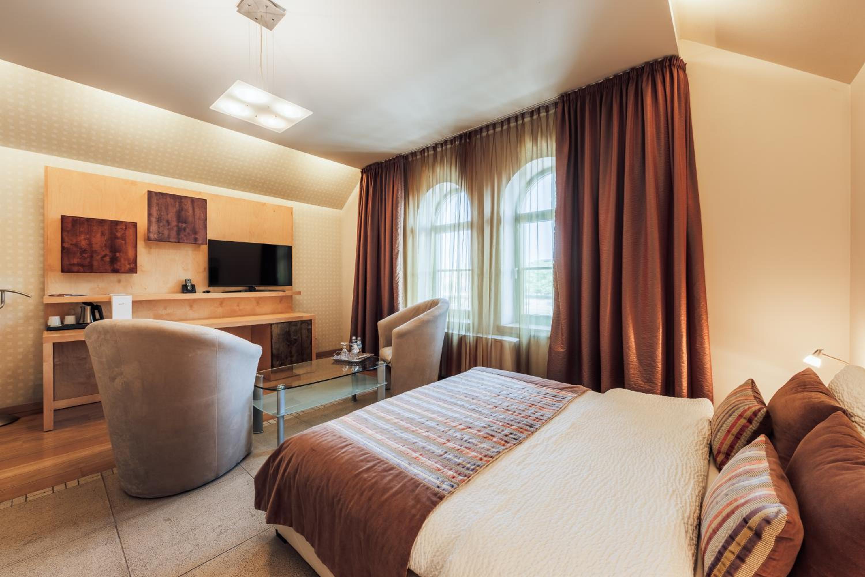 Deluxe Double Room with Canal View - Photo 13