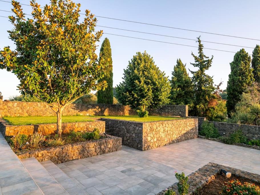 Villa photo 2