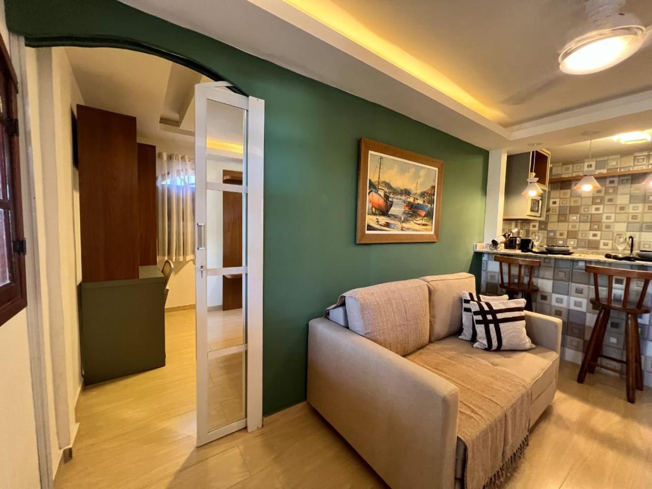 Deluxe One-Bedroom Apartment with Garden View photo 2