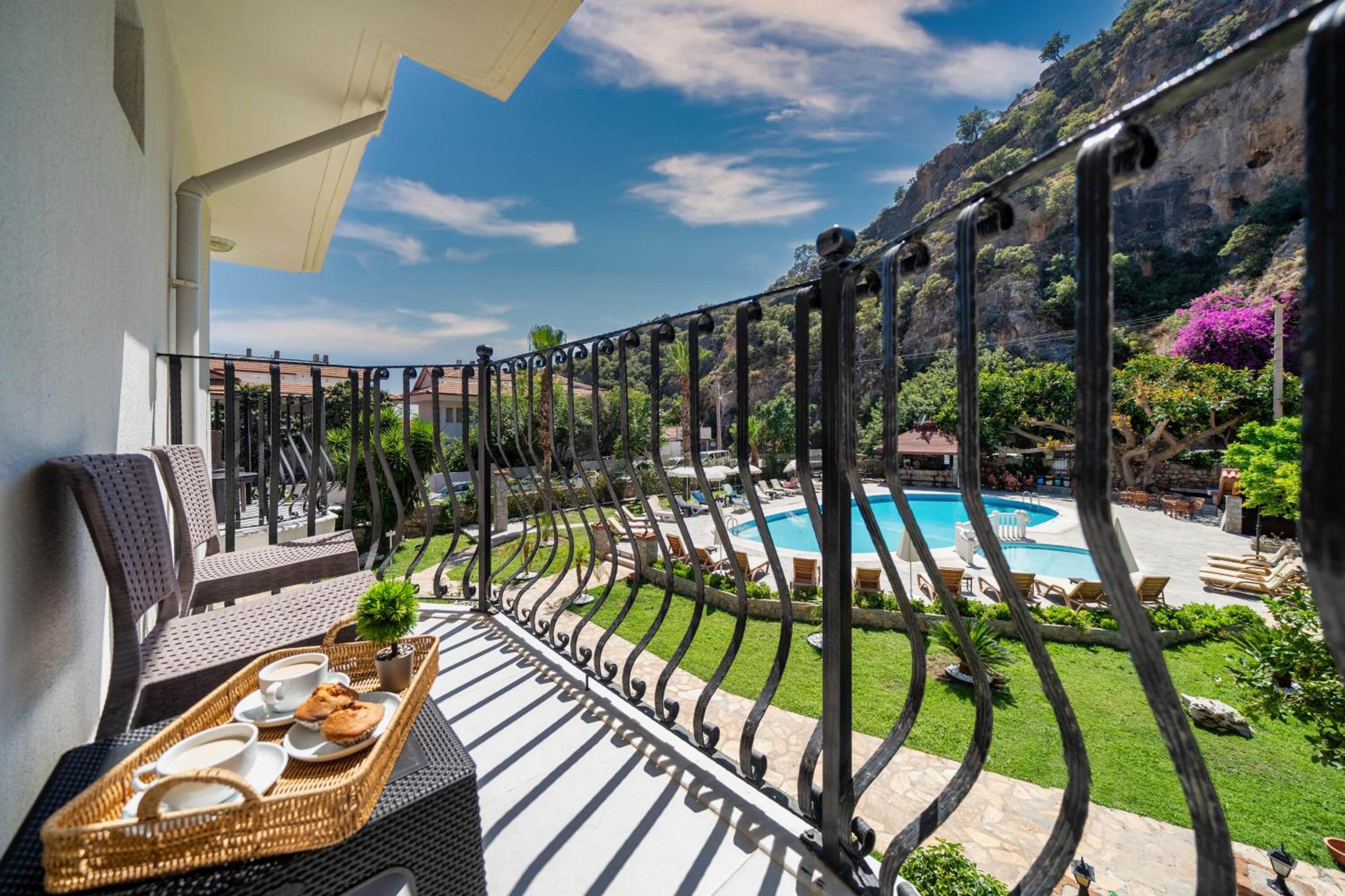 Standard Room with Balcony Garden or Pool view photo 2
