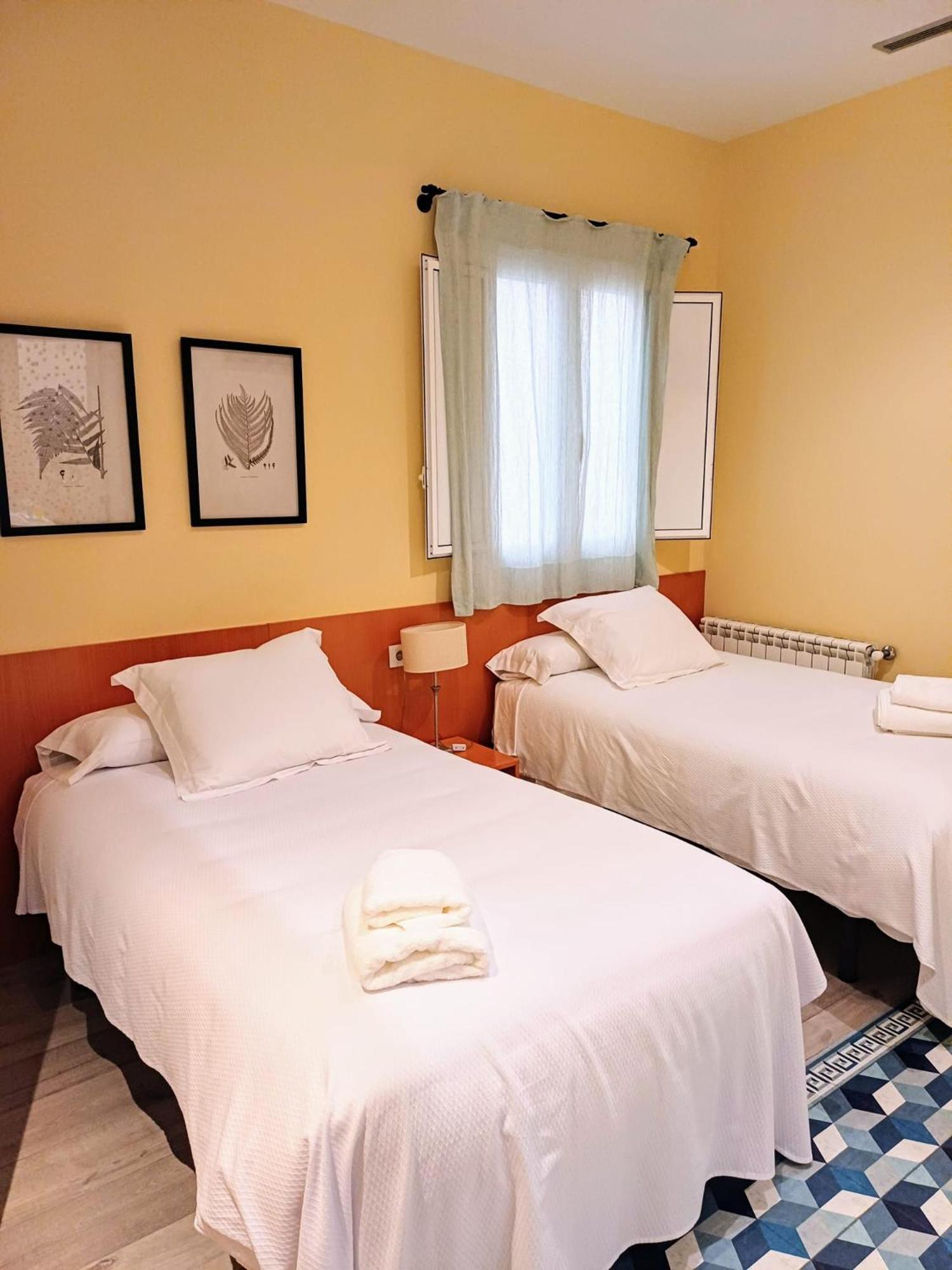 Twin Room - Disability Access photo 2
