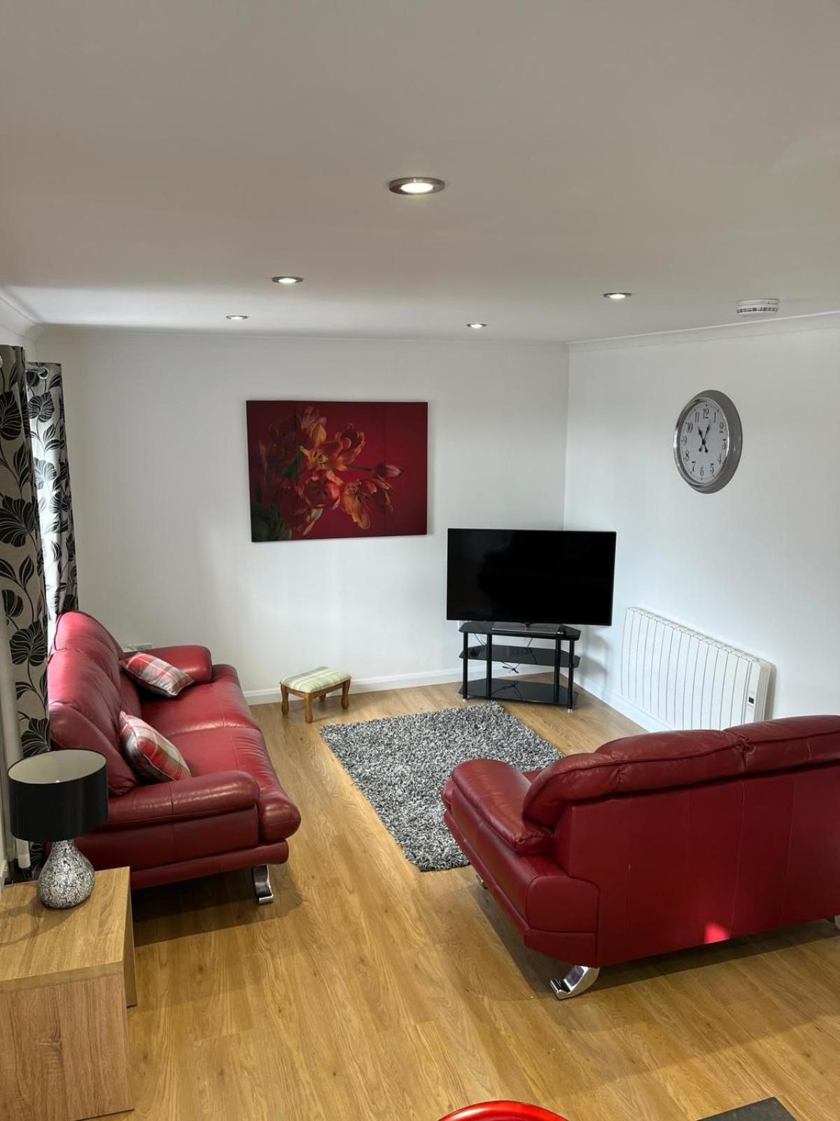 Two-Bedroom House photo 3