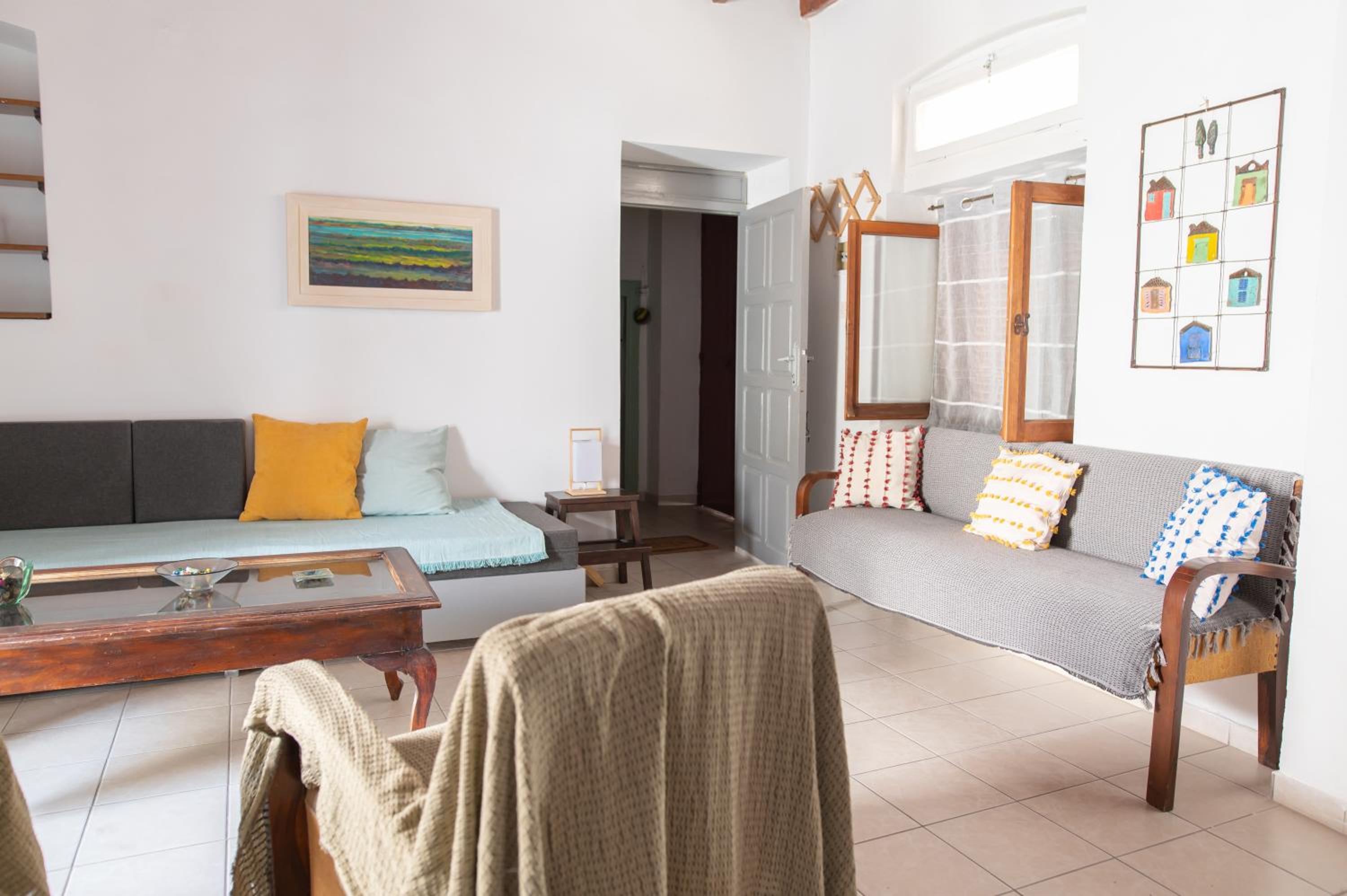 Superior One-Bedroom Apartment