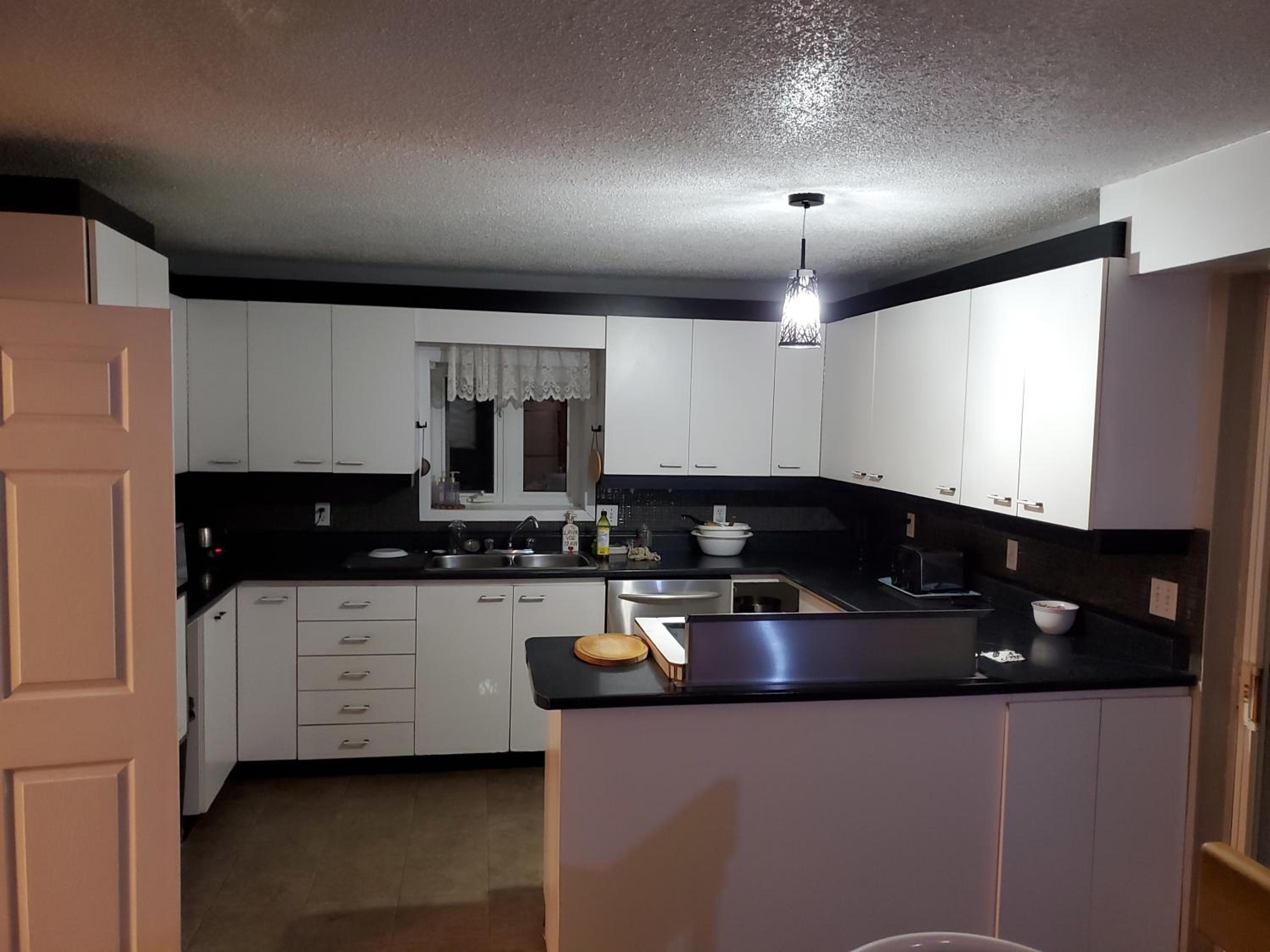 Standard Twin Room with Shared Bathroom photo 3