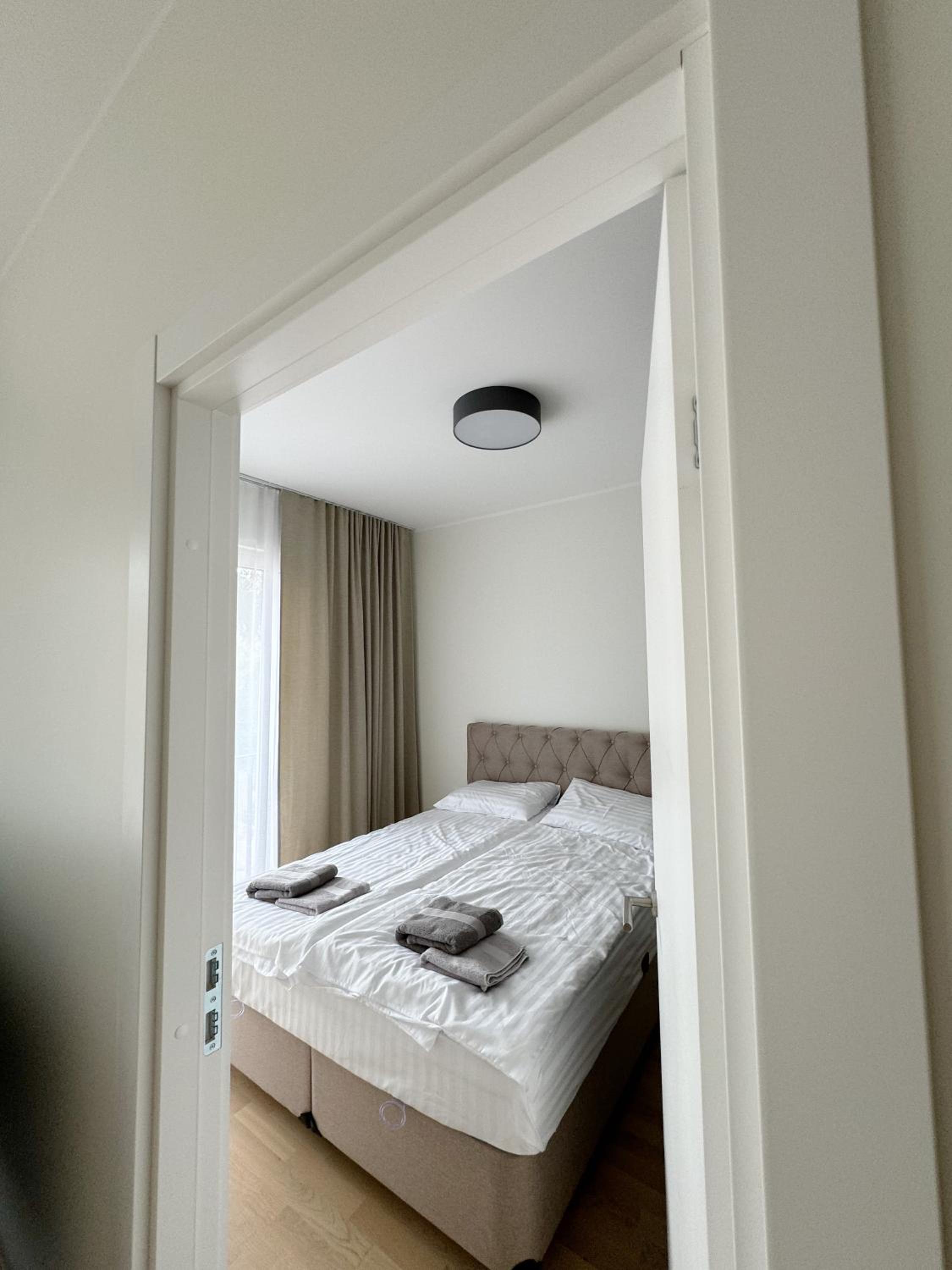 One-Bedroom Apartment photo 1