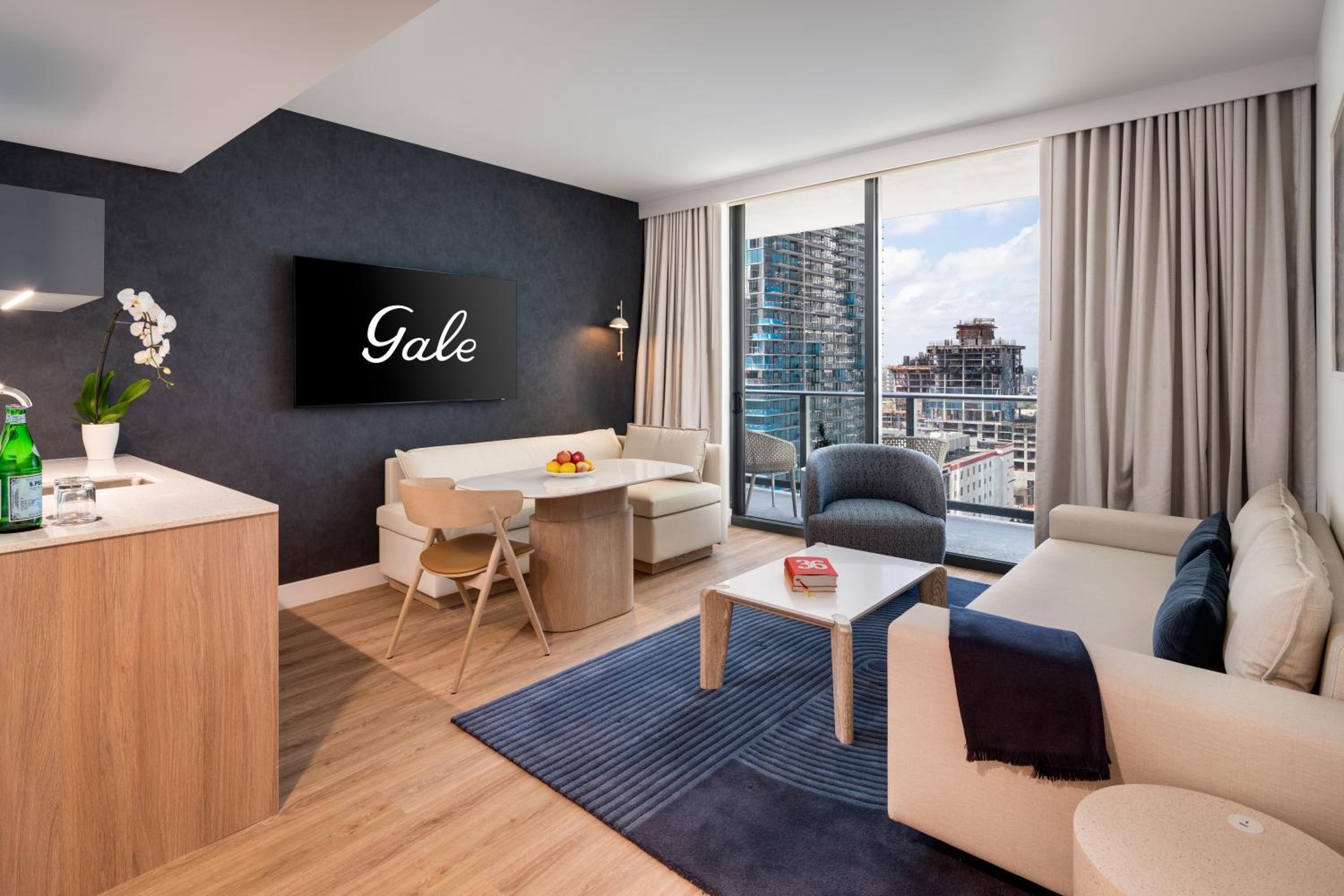 City view One Bedroom Suite with Two Beds