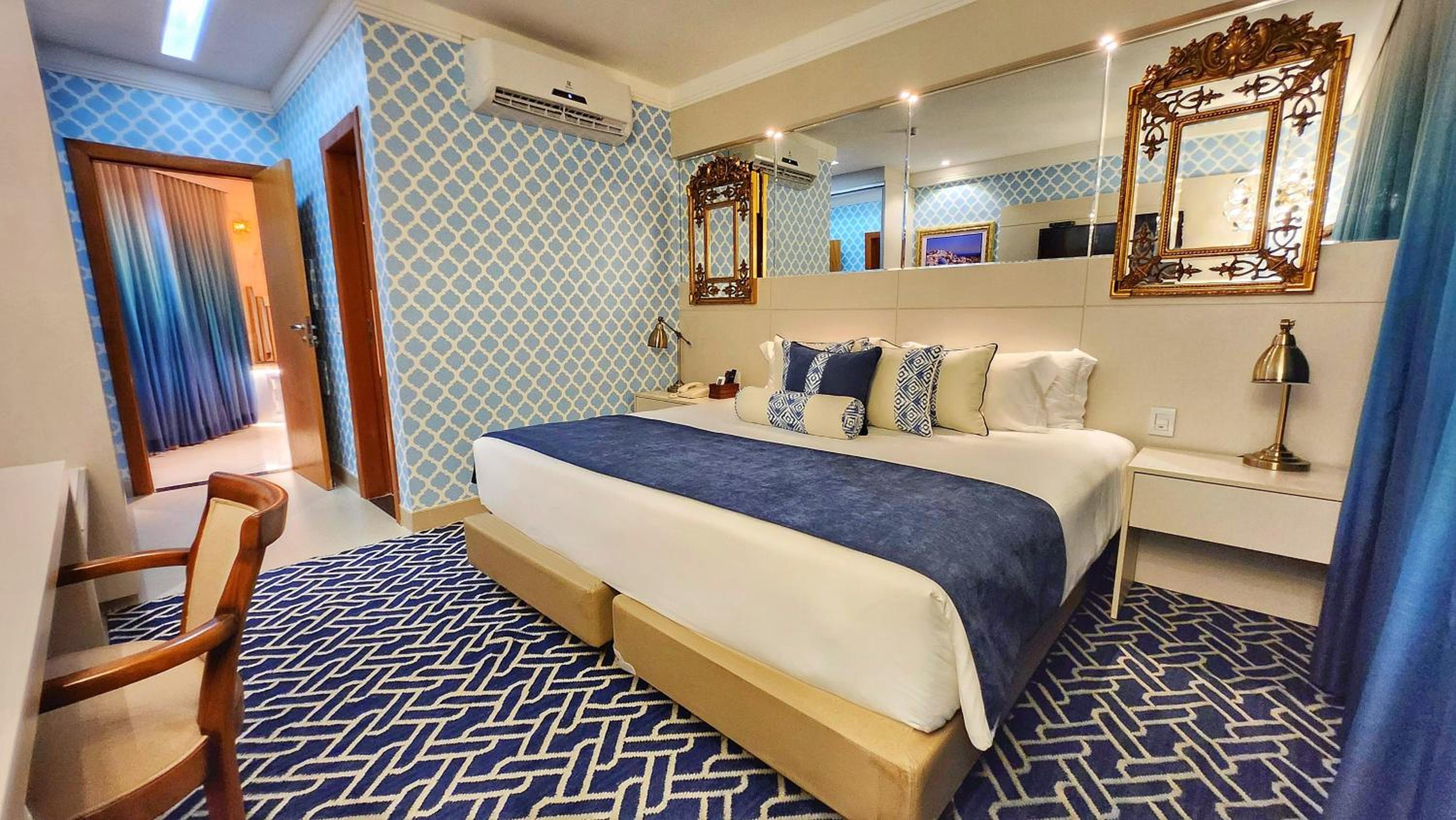 Santorini Romantic Suite