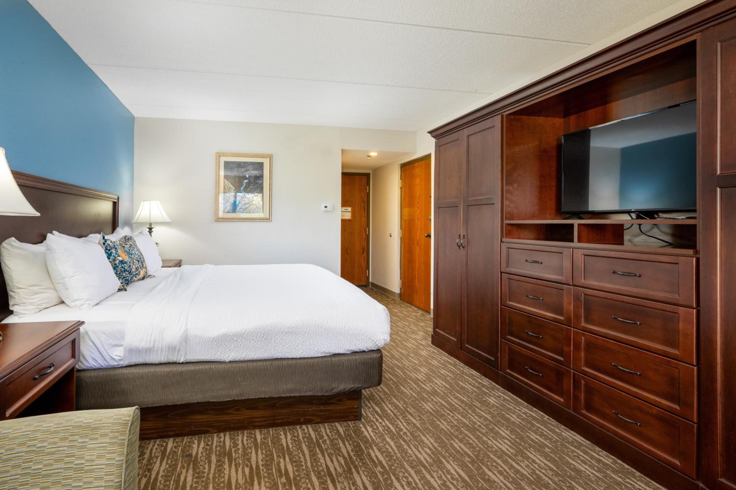 King Suite with Balcony photo 1