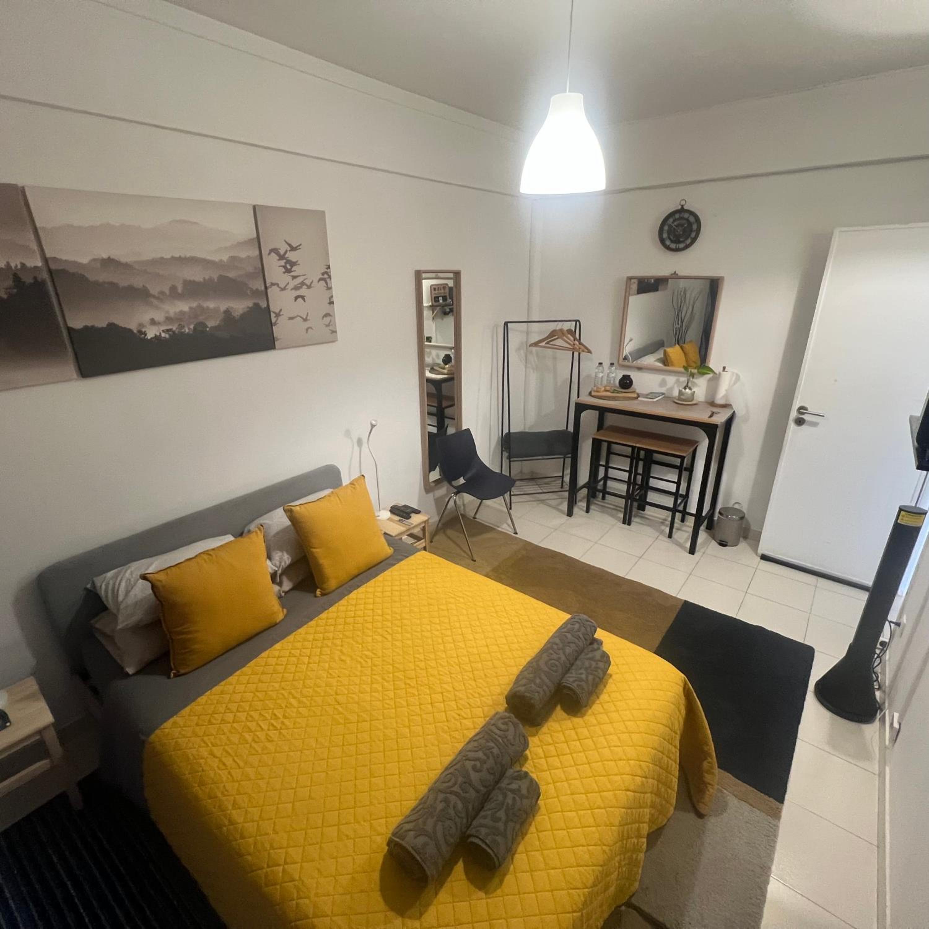 Large Double Room - Photo 5