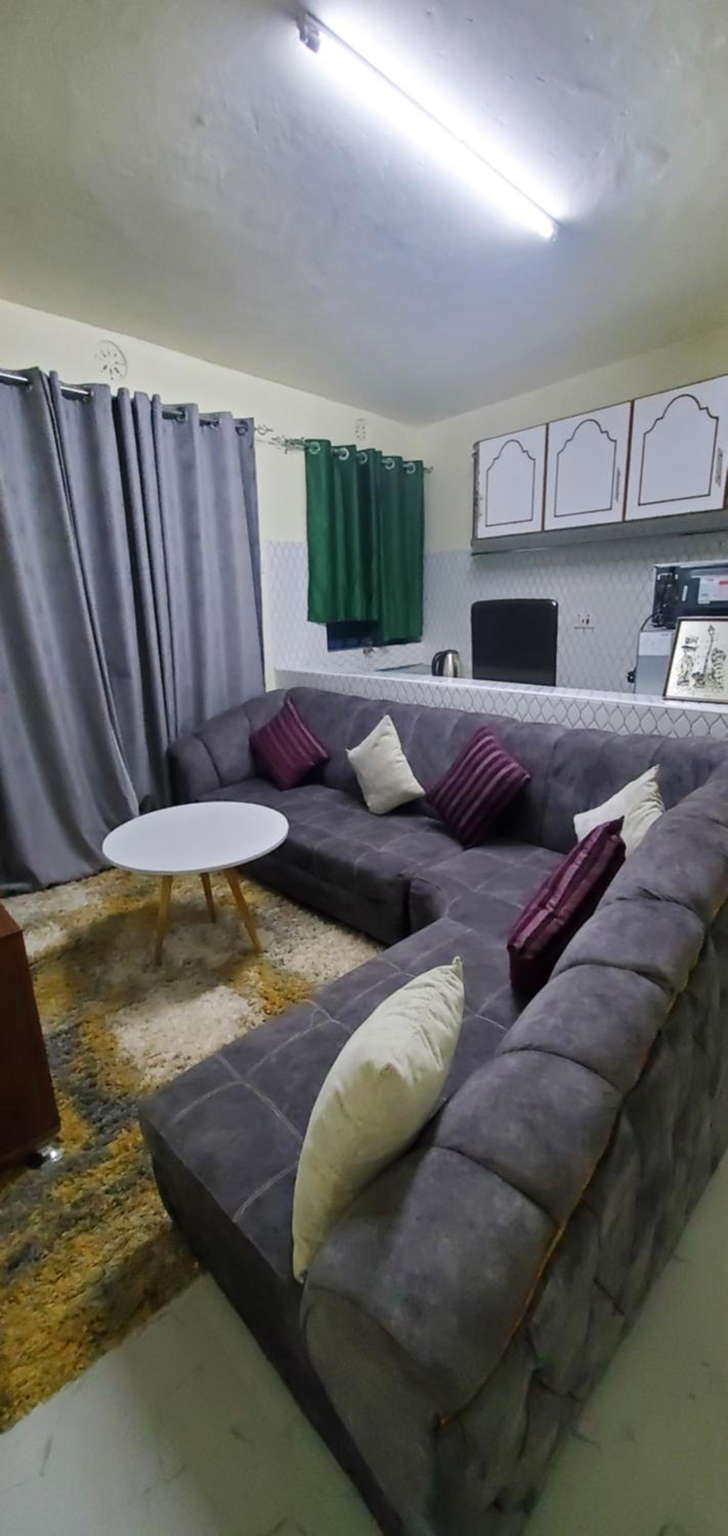 One-Bedroom Apartment photo 1