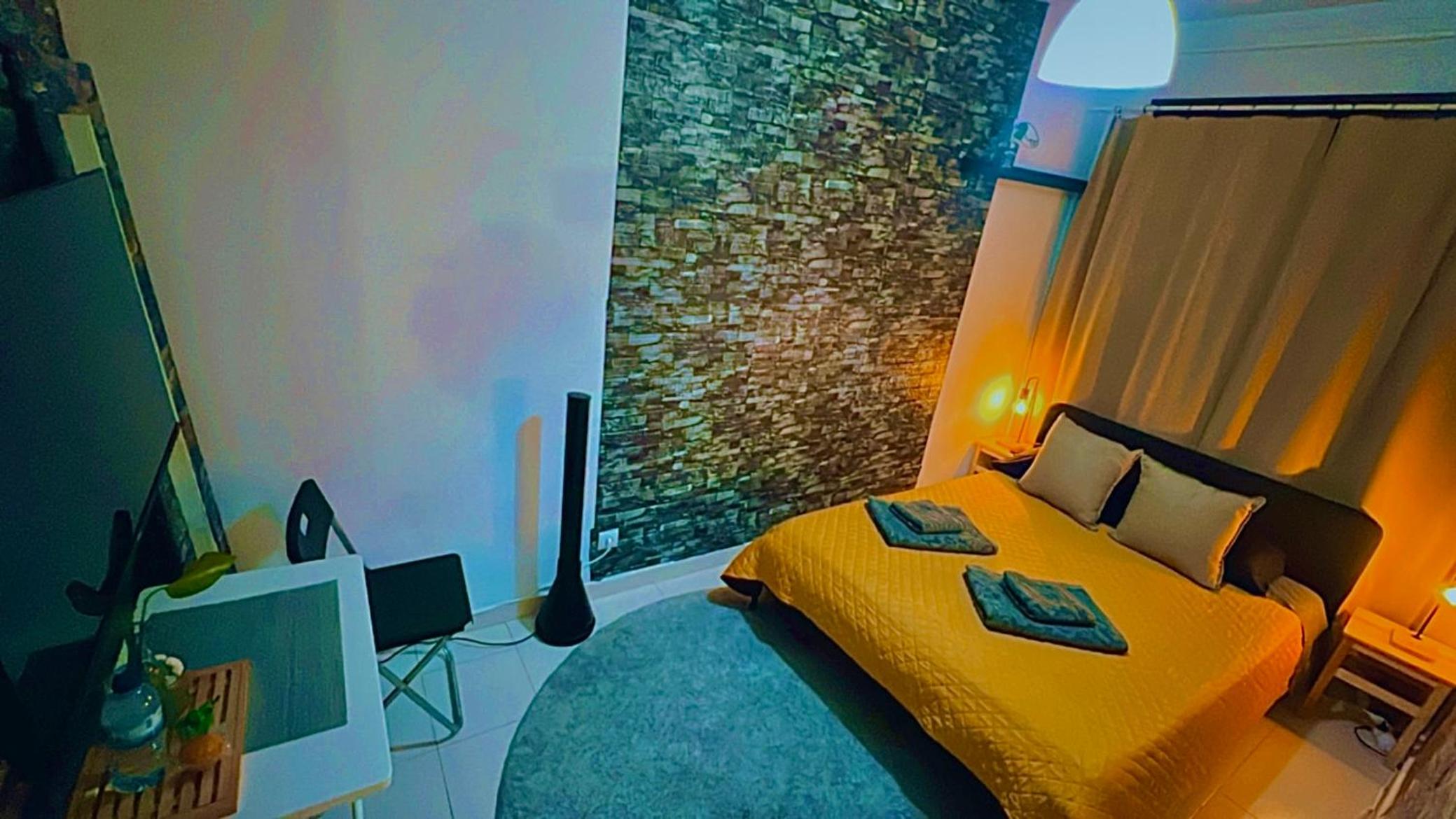 Small Double Room - Photo 2