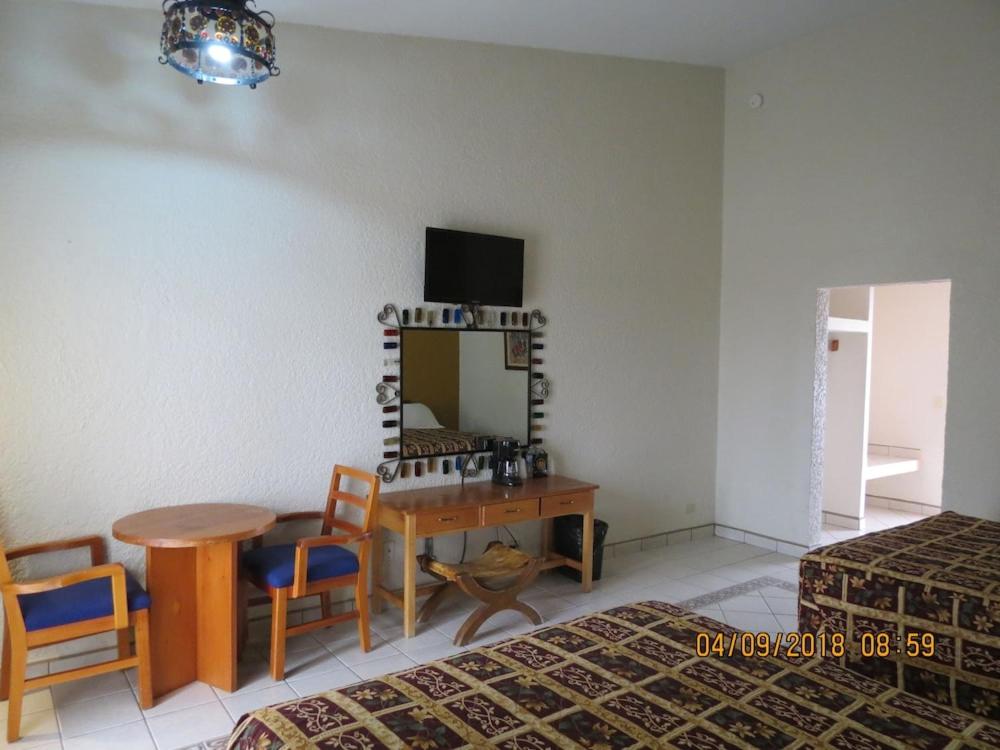 Double Room - Photo 2