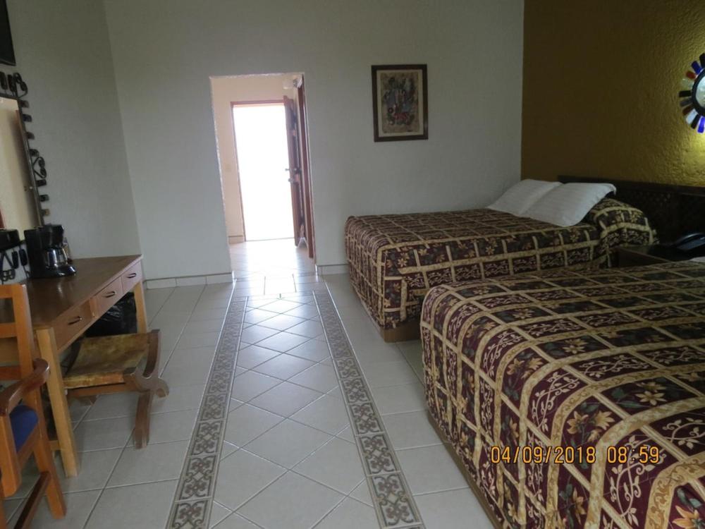Double Room - Photo 3