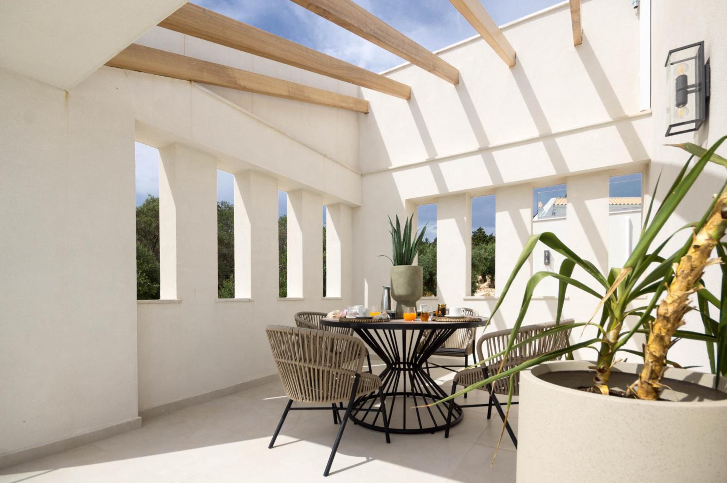 Three-Bedroom Villa photo 2