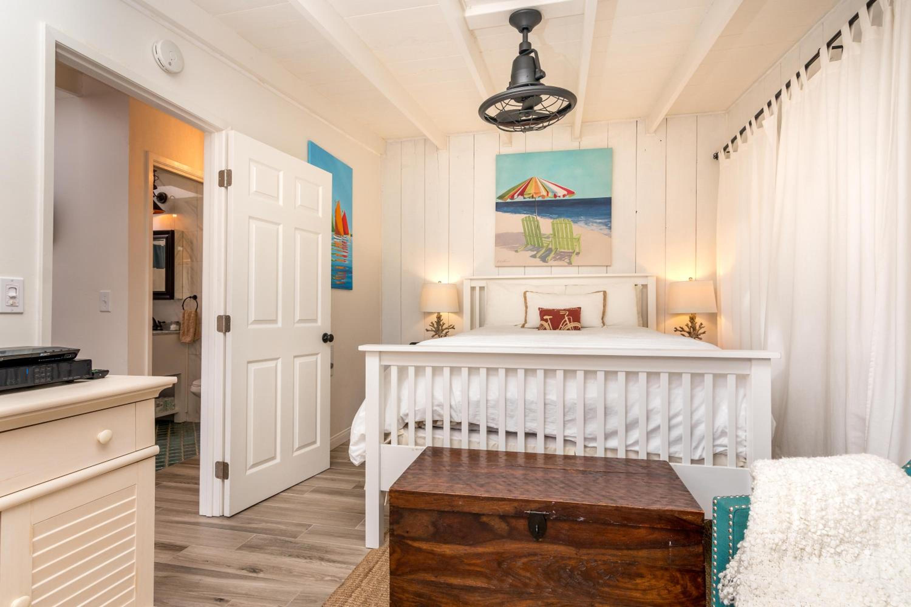One Bedroom Cottage with Patio 