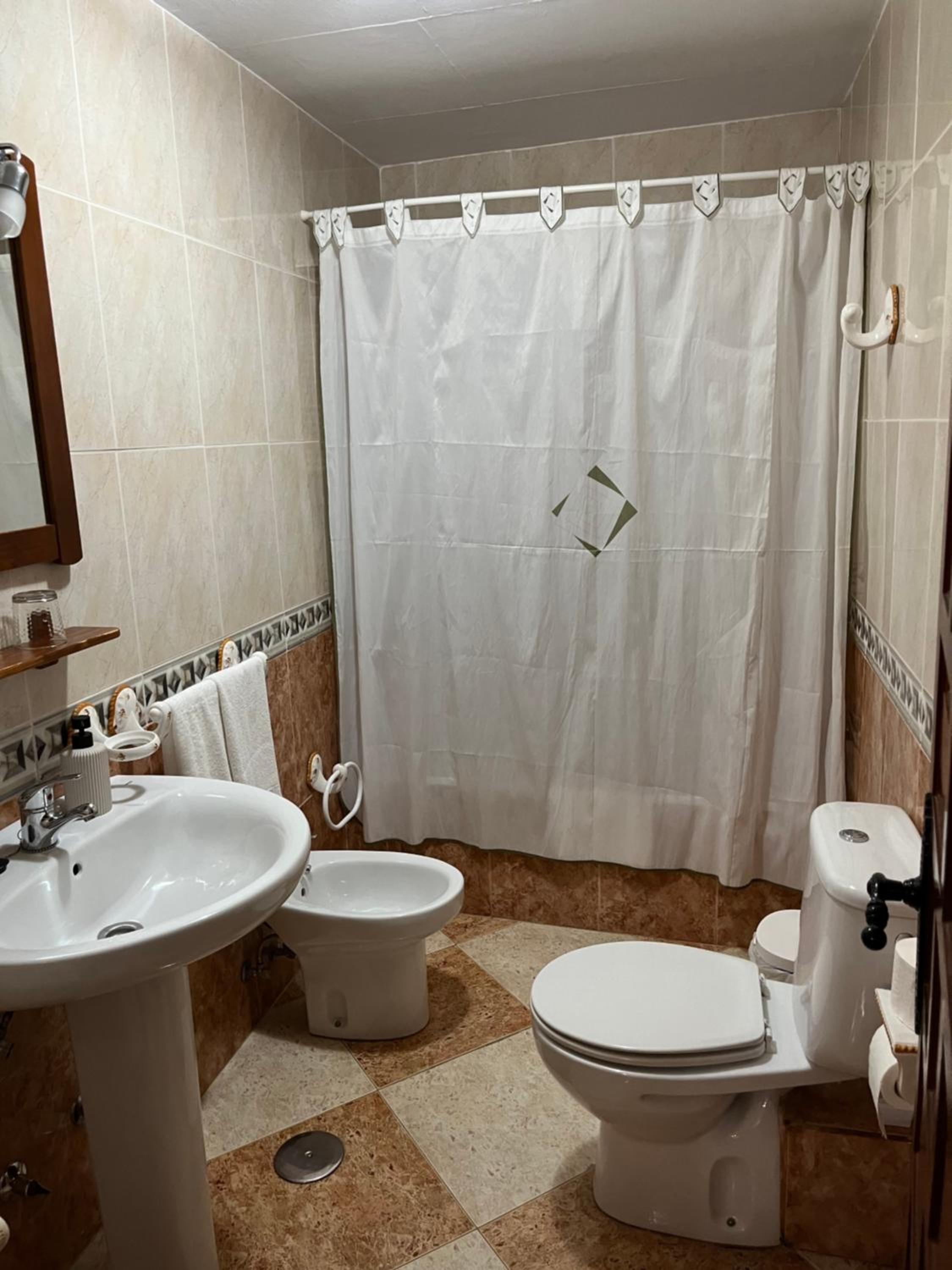 Twin Room - Photo 2