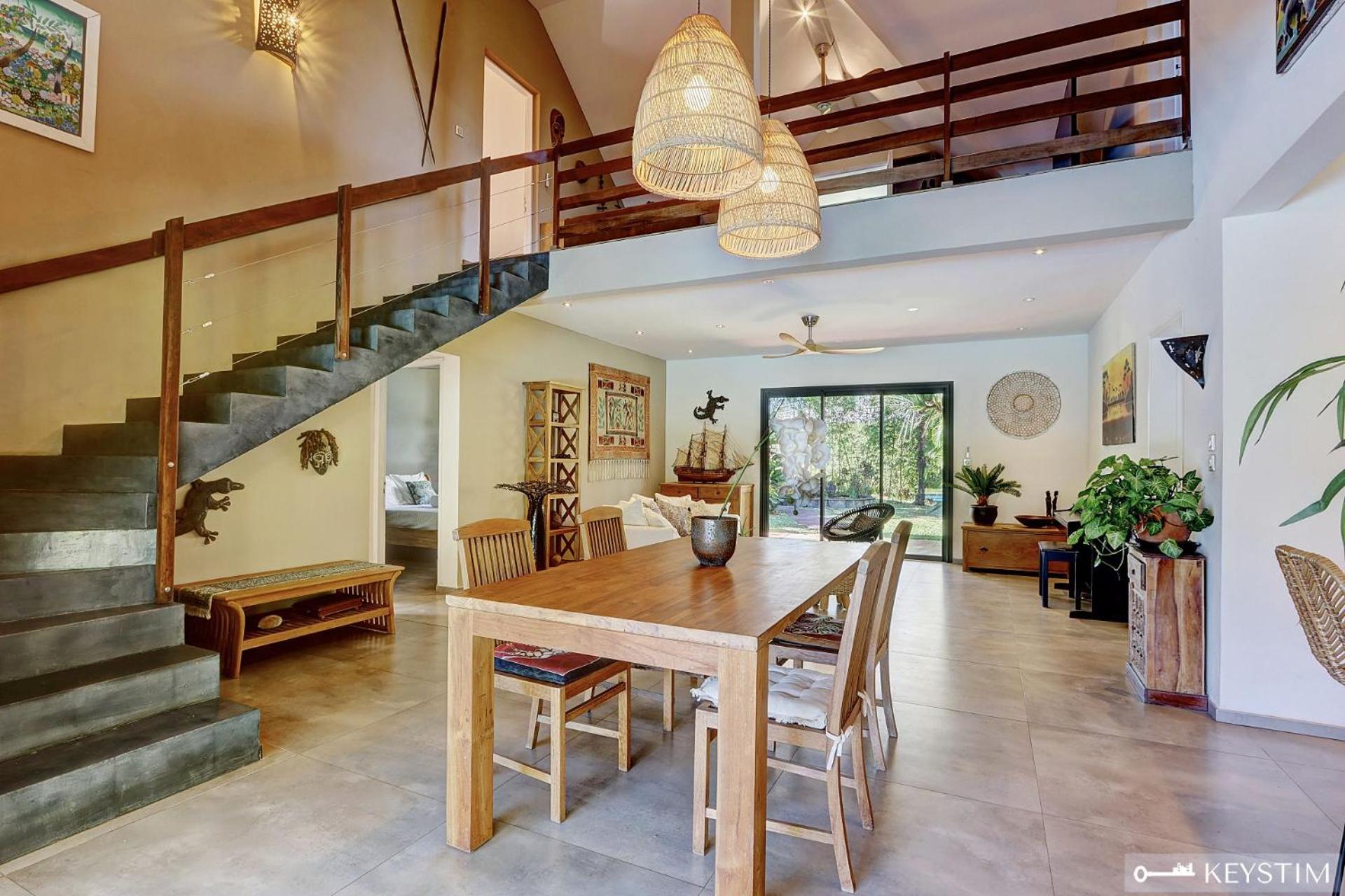 Villa photo 2