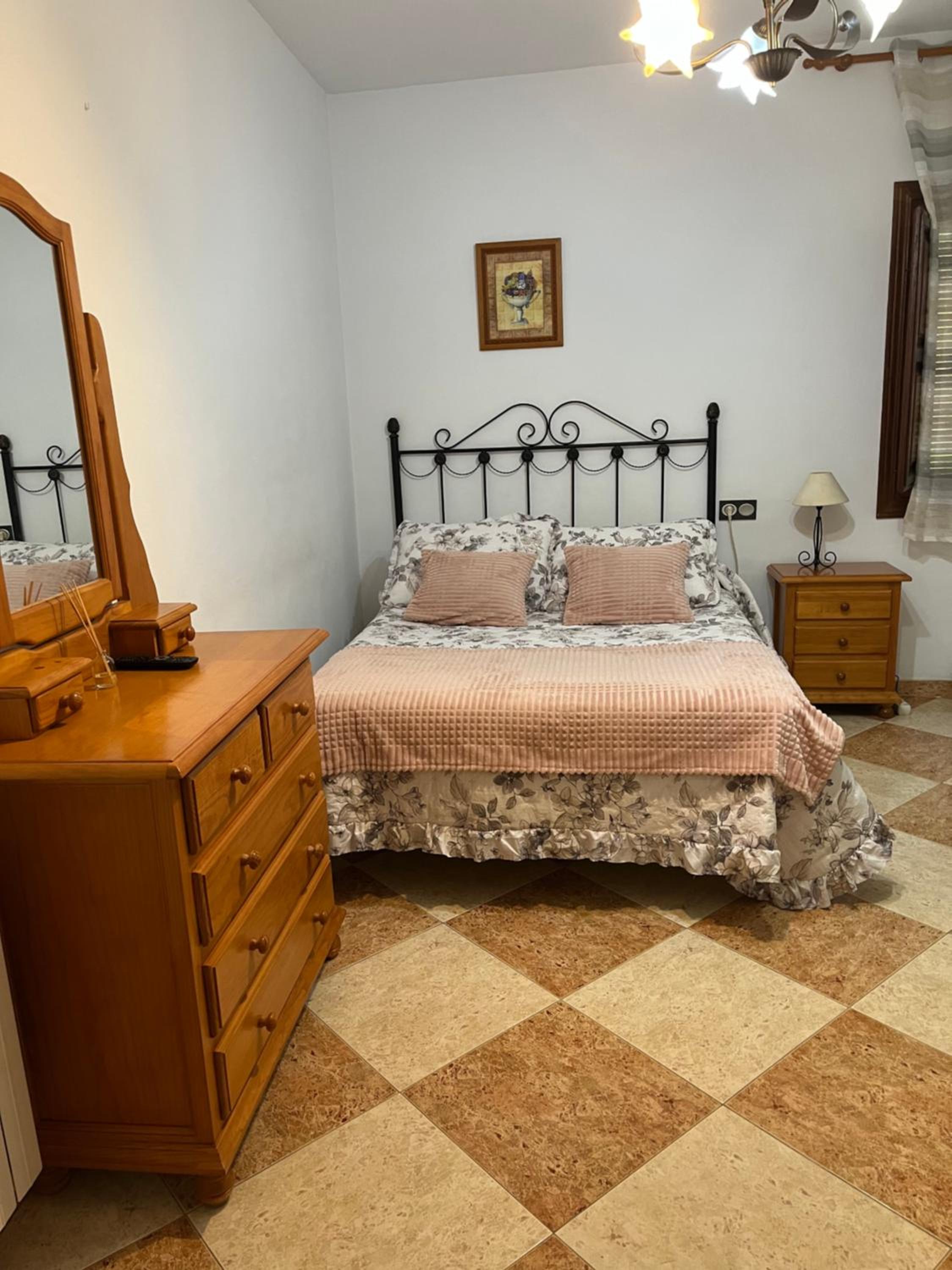 Standard Queen Room - Photo 5