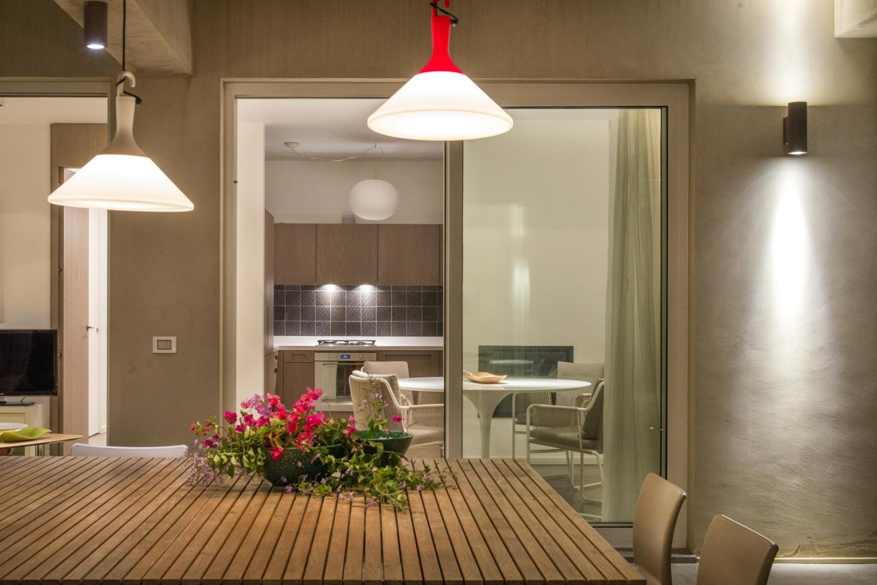 Two-Bedroom House with Patio photo 2