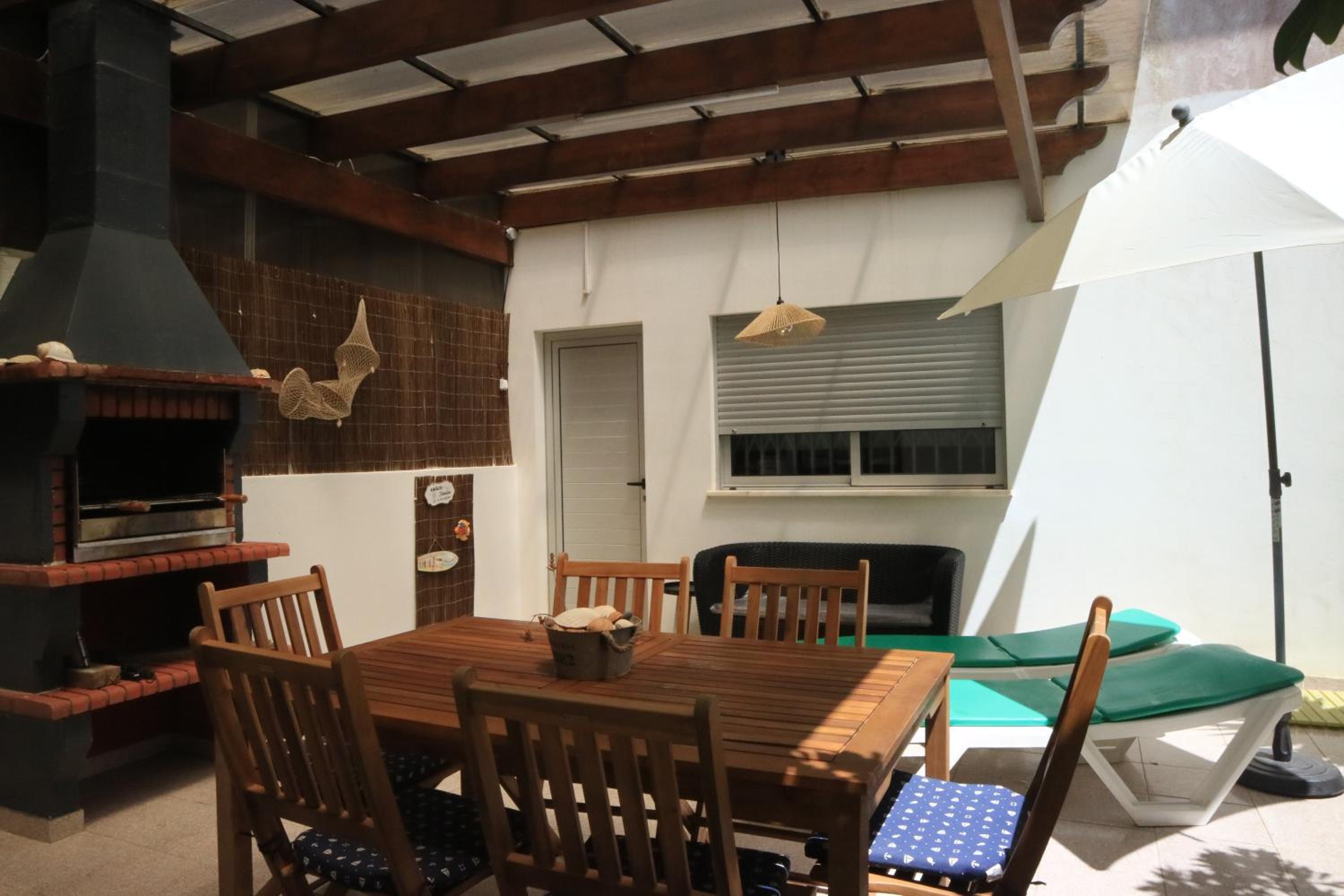 Three-Bedroom House photo 2