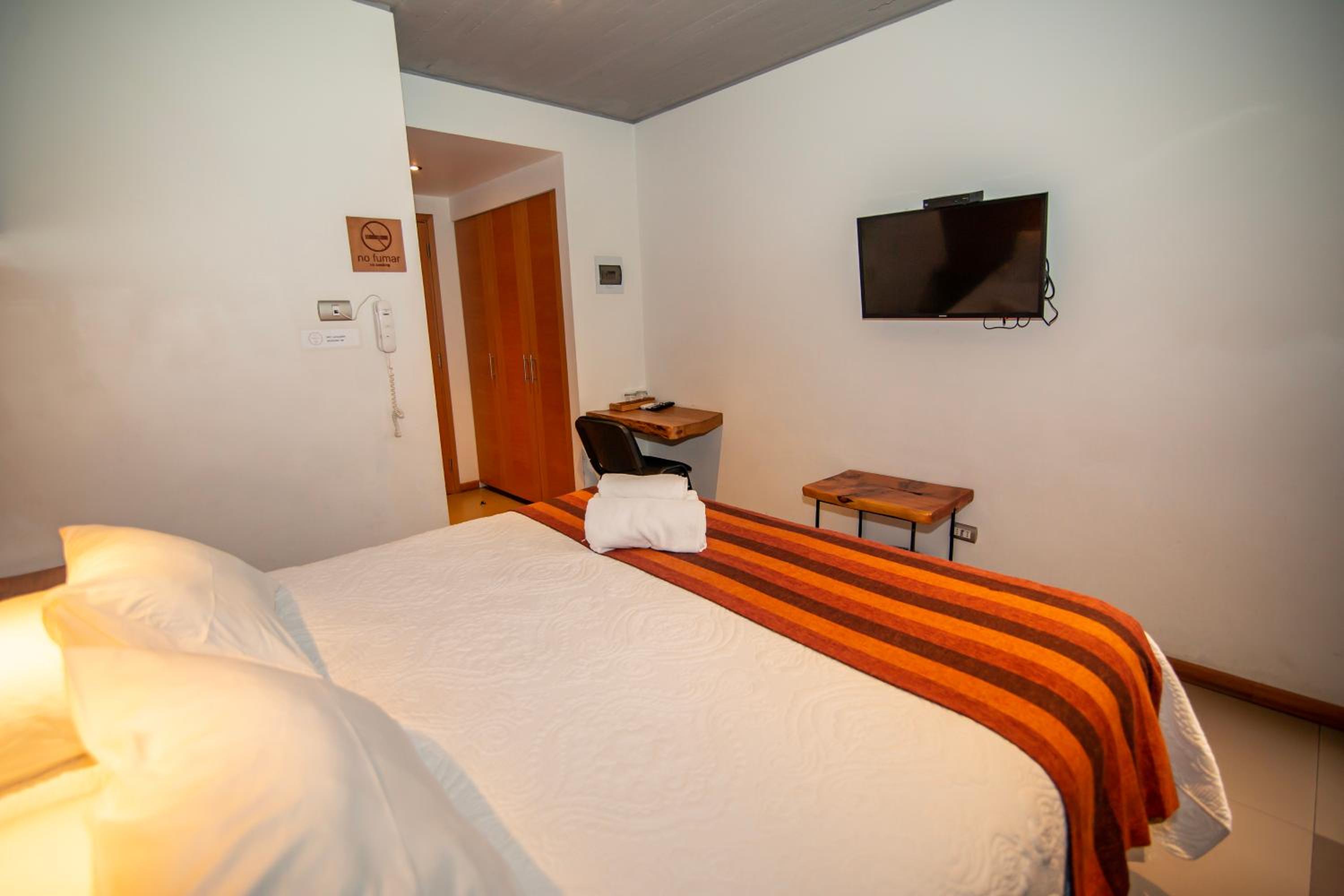Double or Twin Room photo 2