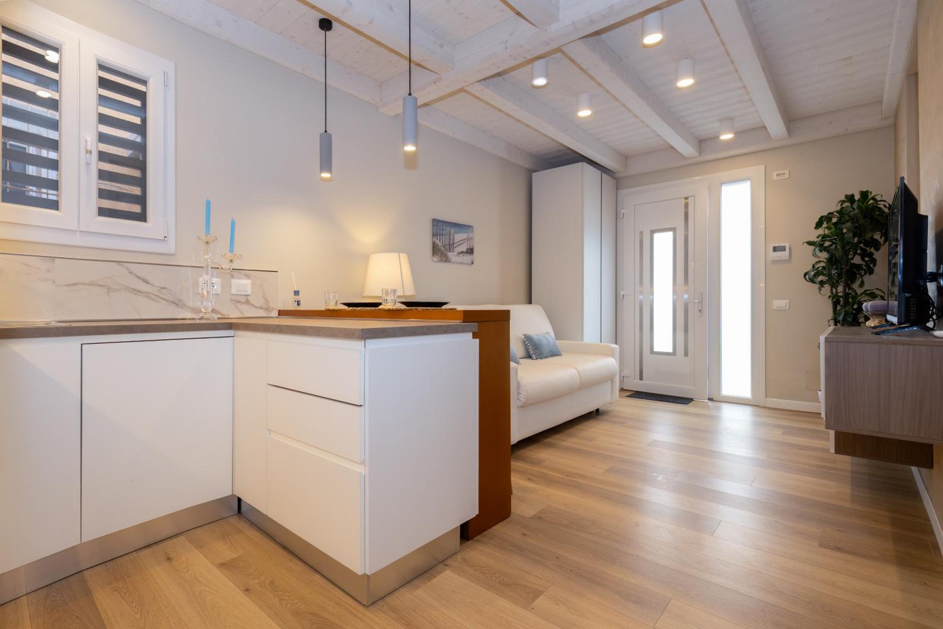 Studio Apartment with One Double Bed