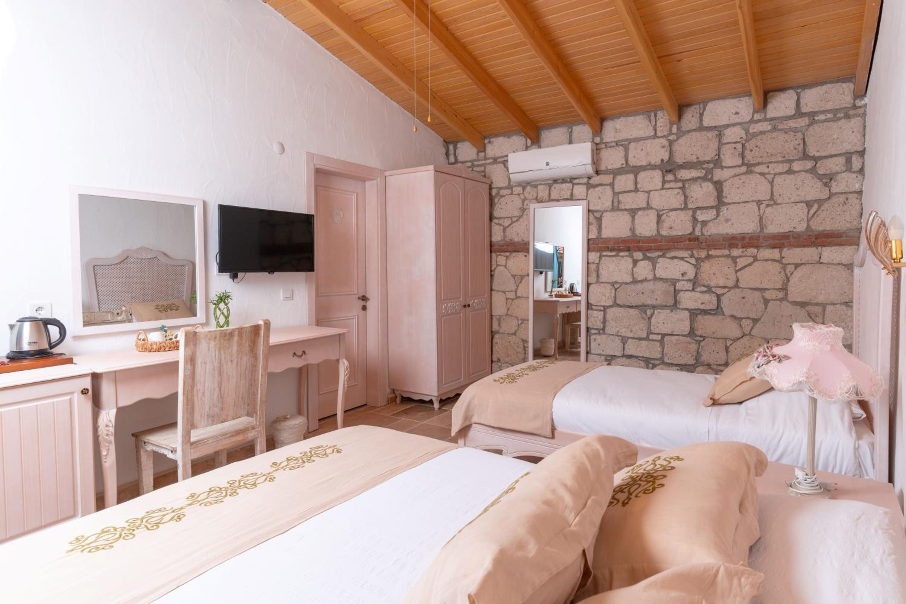 Superior Triple Room - Photo 5