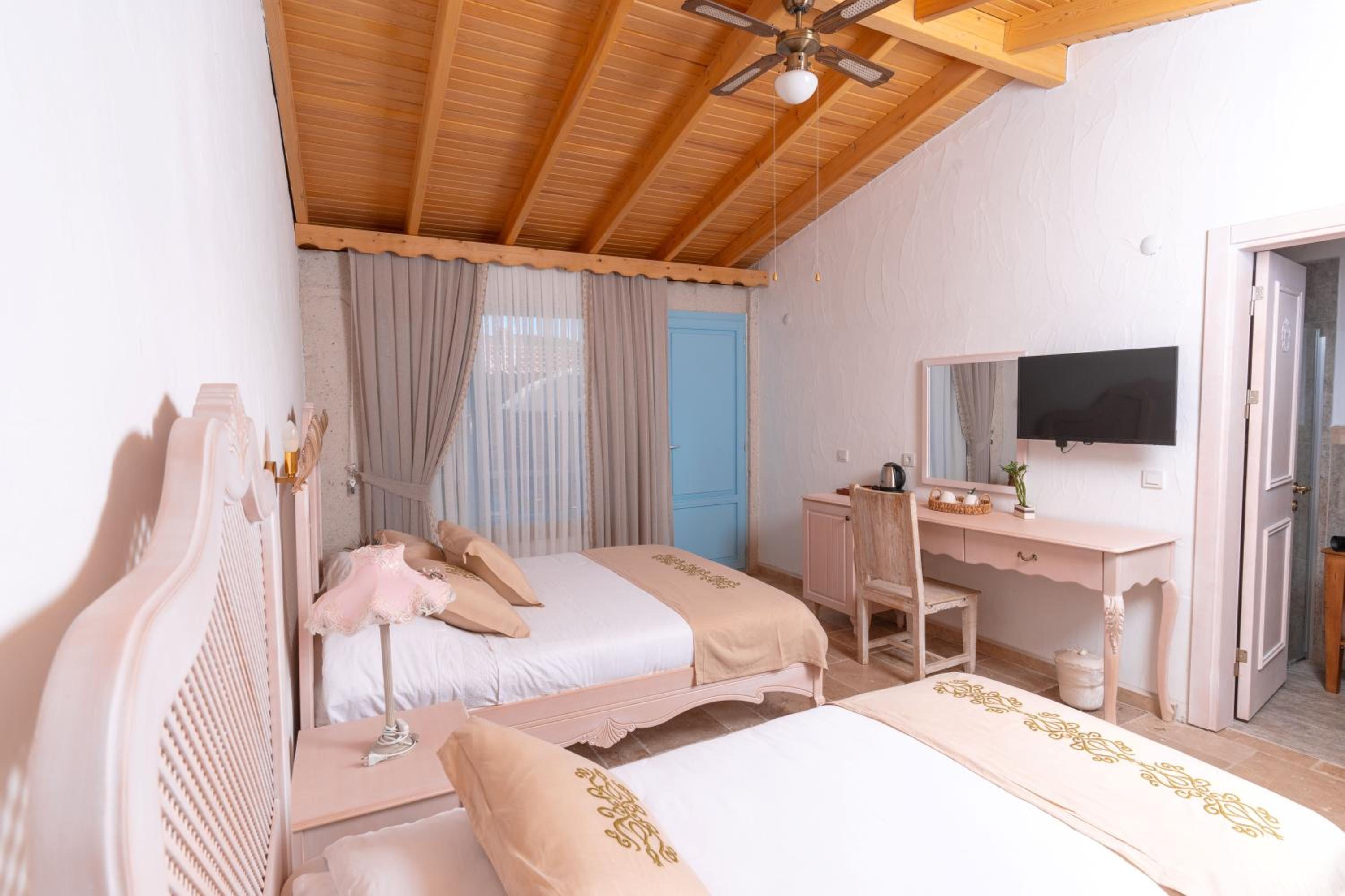 Superior Triple Room - Photo 6