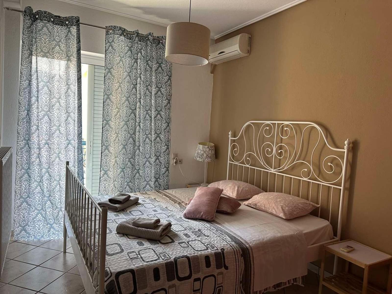 Three-Bedroom Apartment - Photo 41