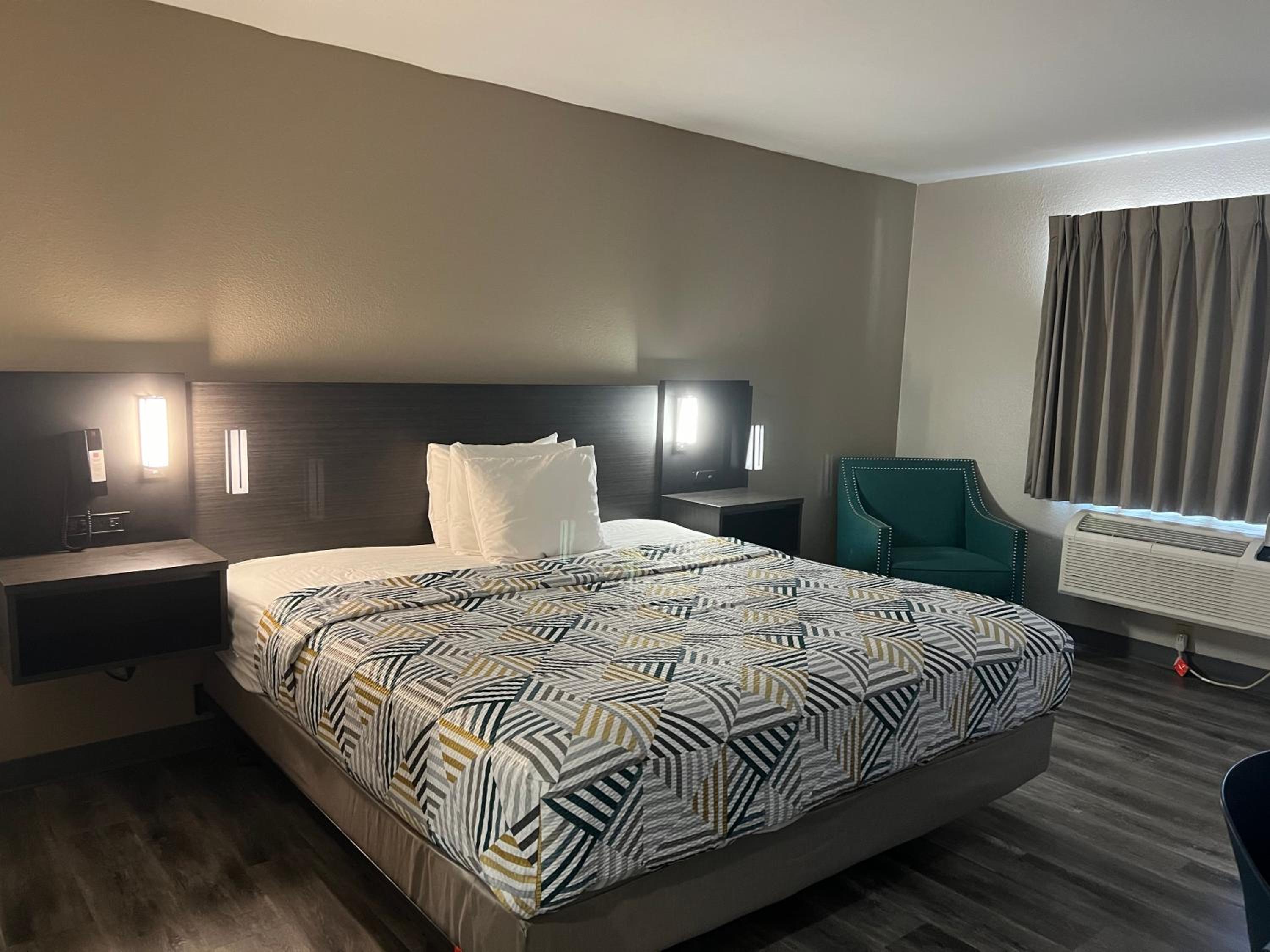 King Room - Disability Access - Photo 4