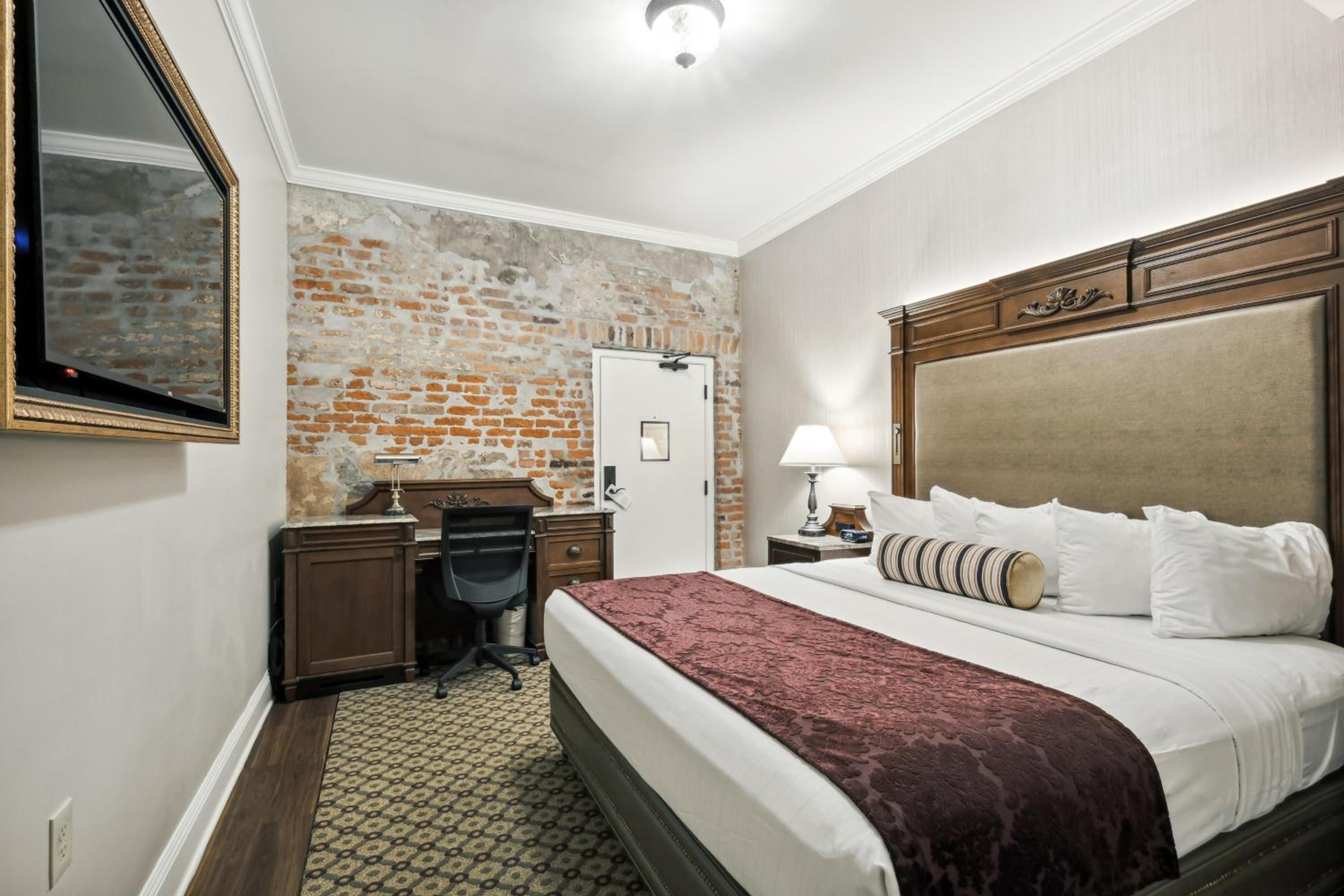 Standard Interior Room - Non-Smoking, no windows or views - Photo 1