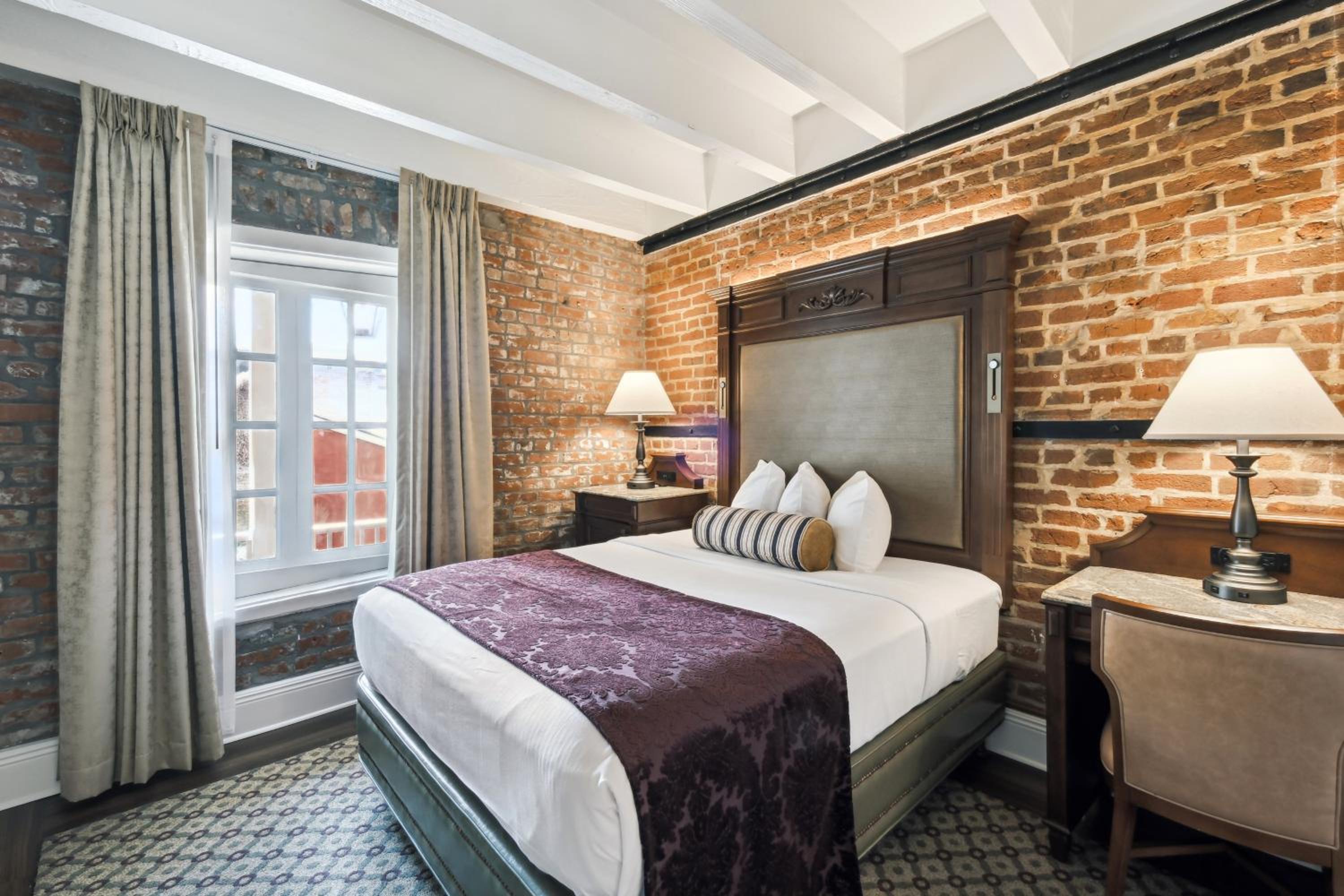 Petite Queen Room - Photo 1