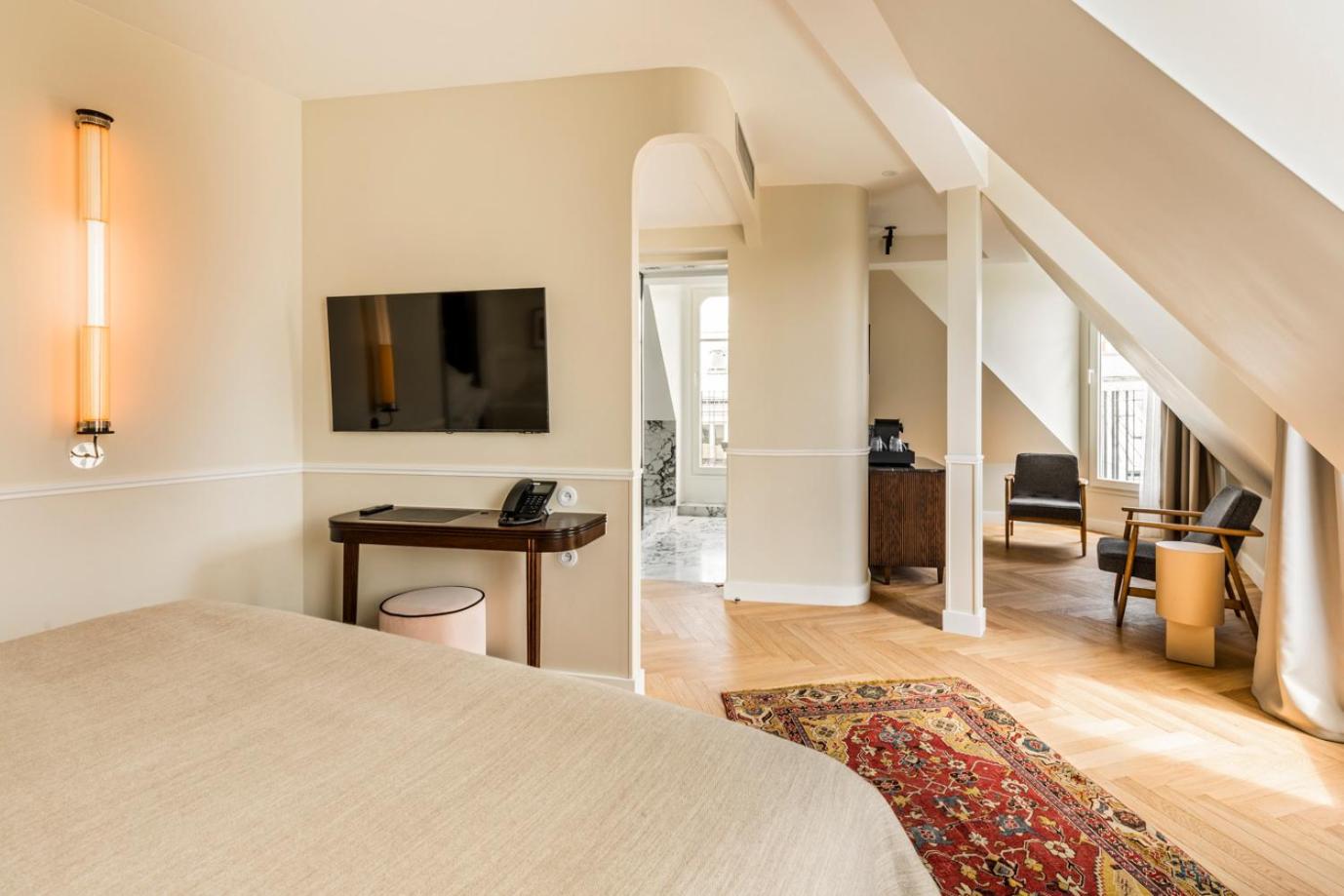 Suite les toits de Paris