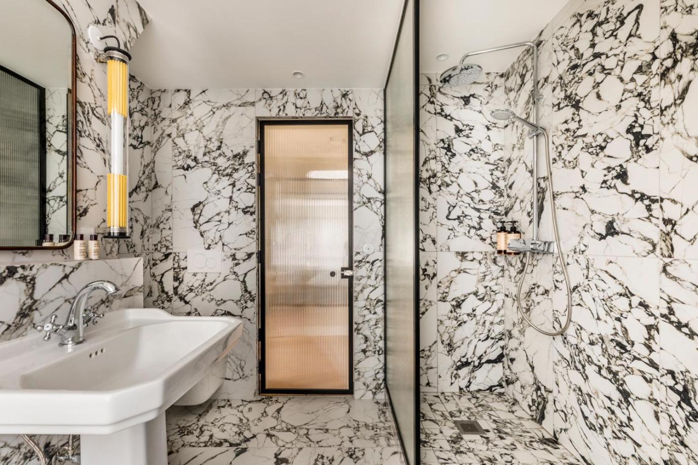 Suite les toits de Paris