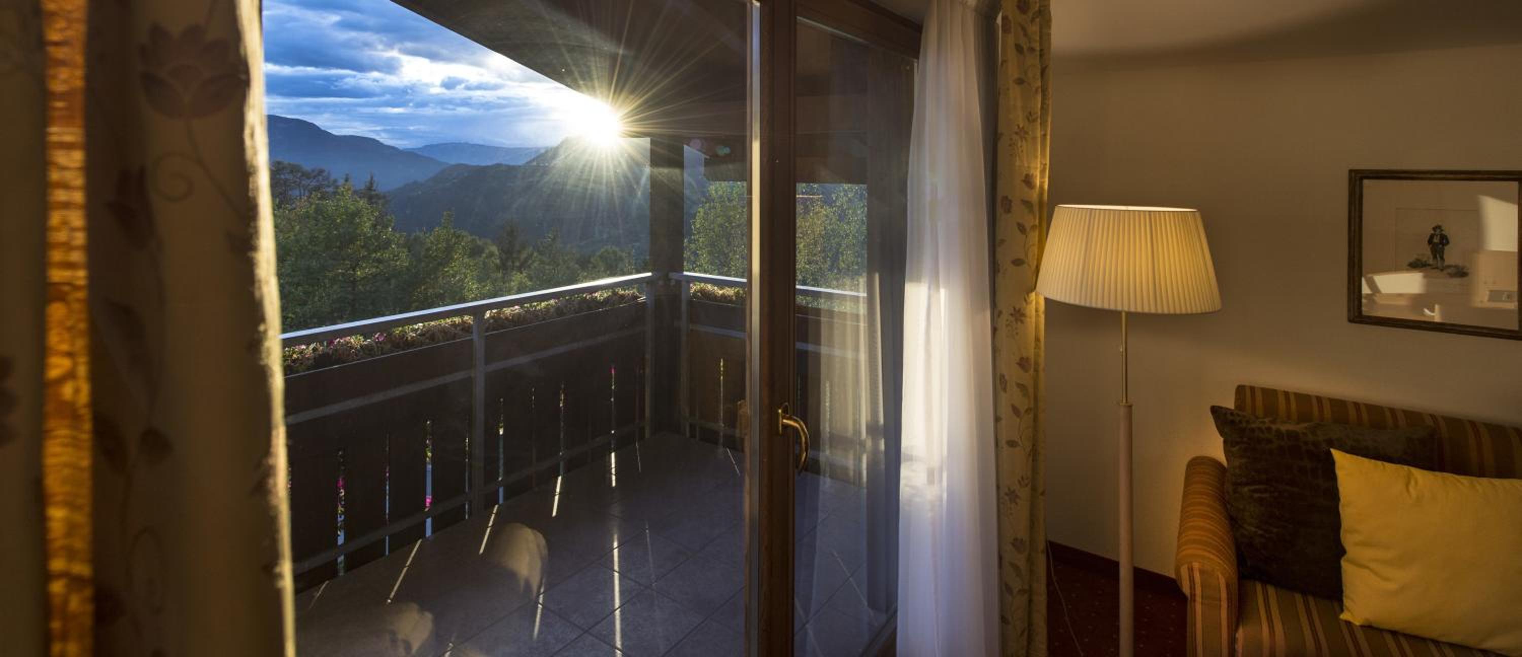 Superior Double or Twin Room with Mountain View photo 3