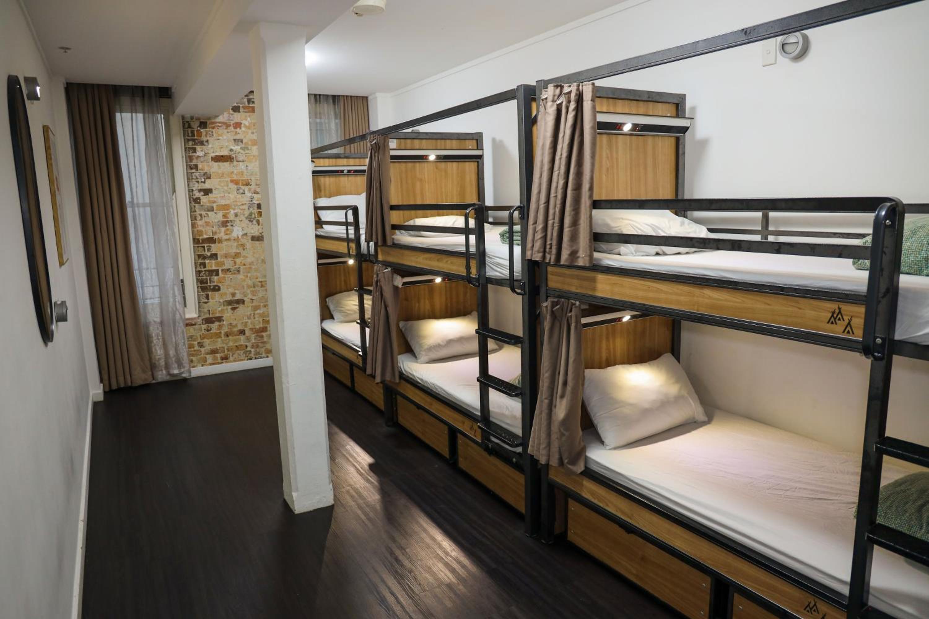 Bed in 6-Bed Mixed Dormitory Room with Private Bathroom photo 2