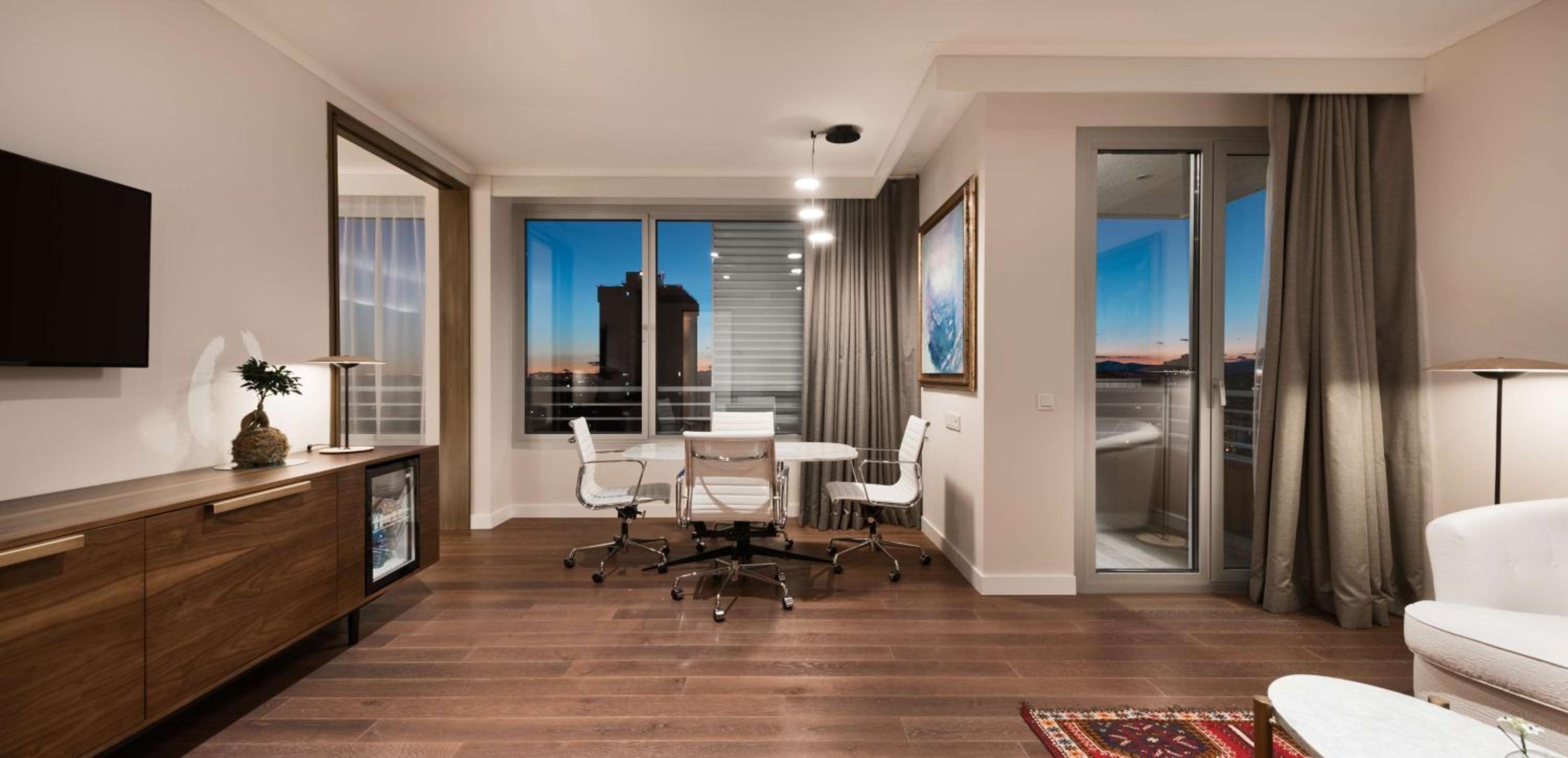 Junior Suite with View and Terrace - VIP Level Lounge Access