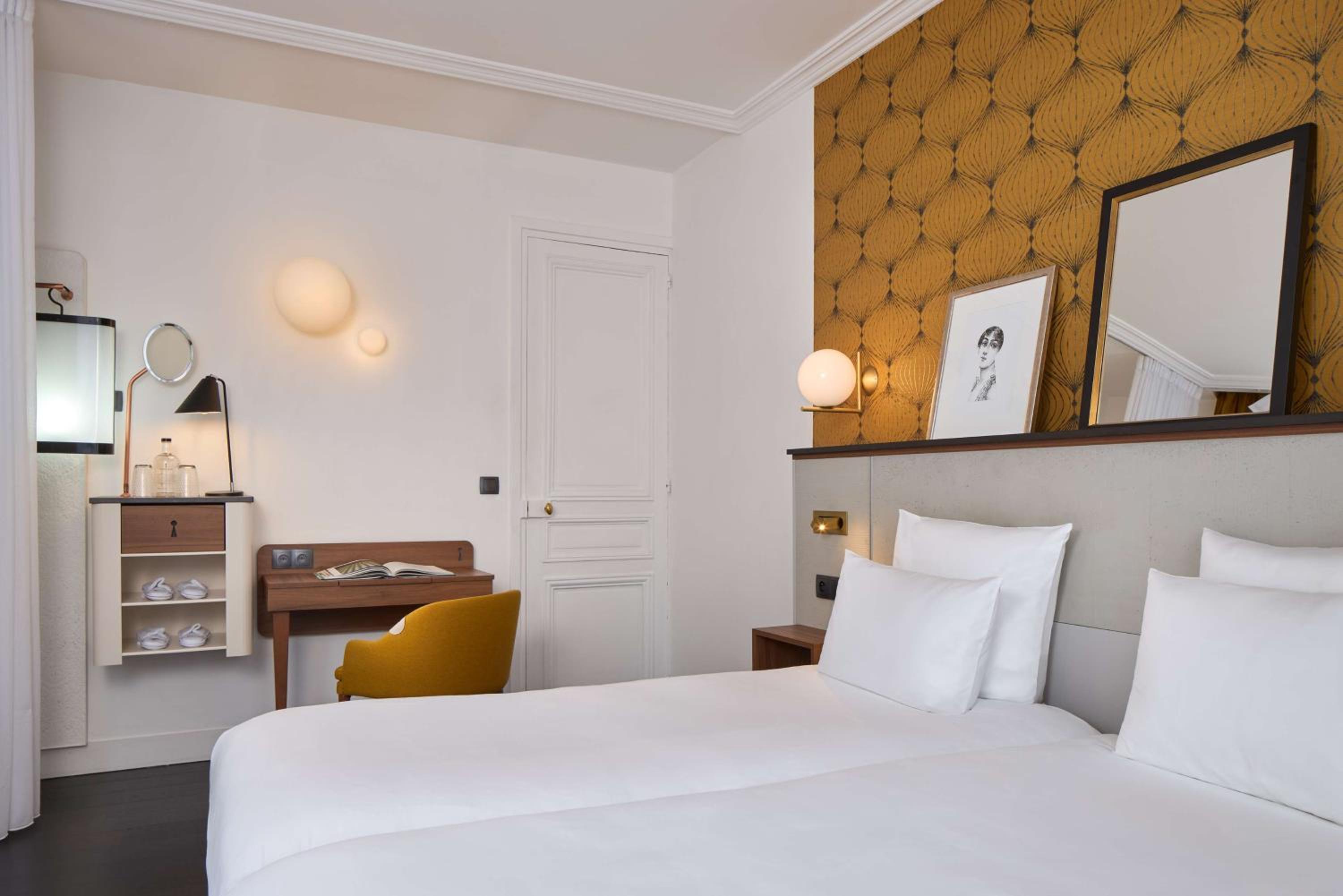 Superior Twin Room with Access to Relaxation Area photo 1