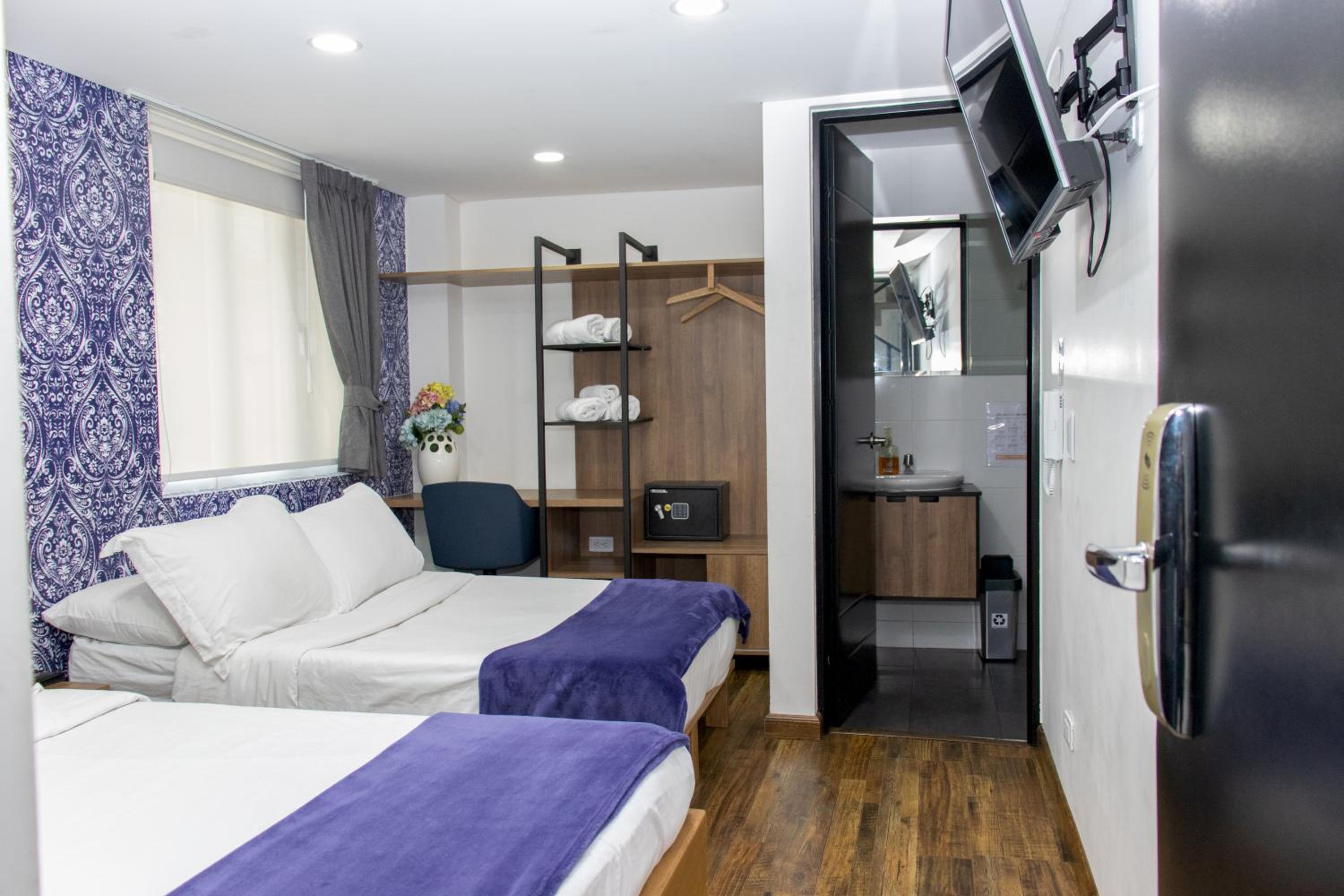 Quadruple Room - Disability Access photo 1