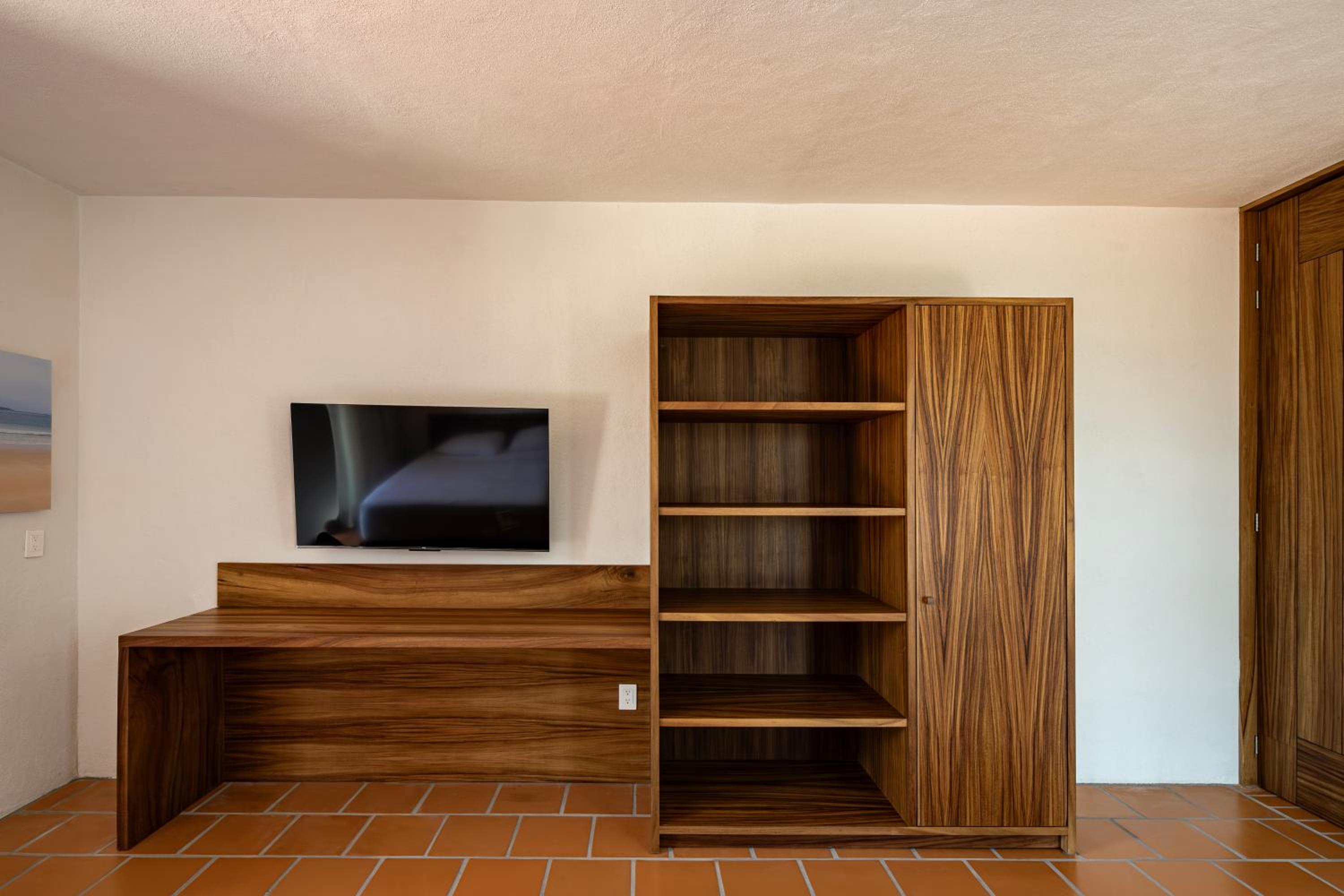 Junior Suite with Balcony photo 2