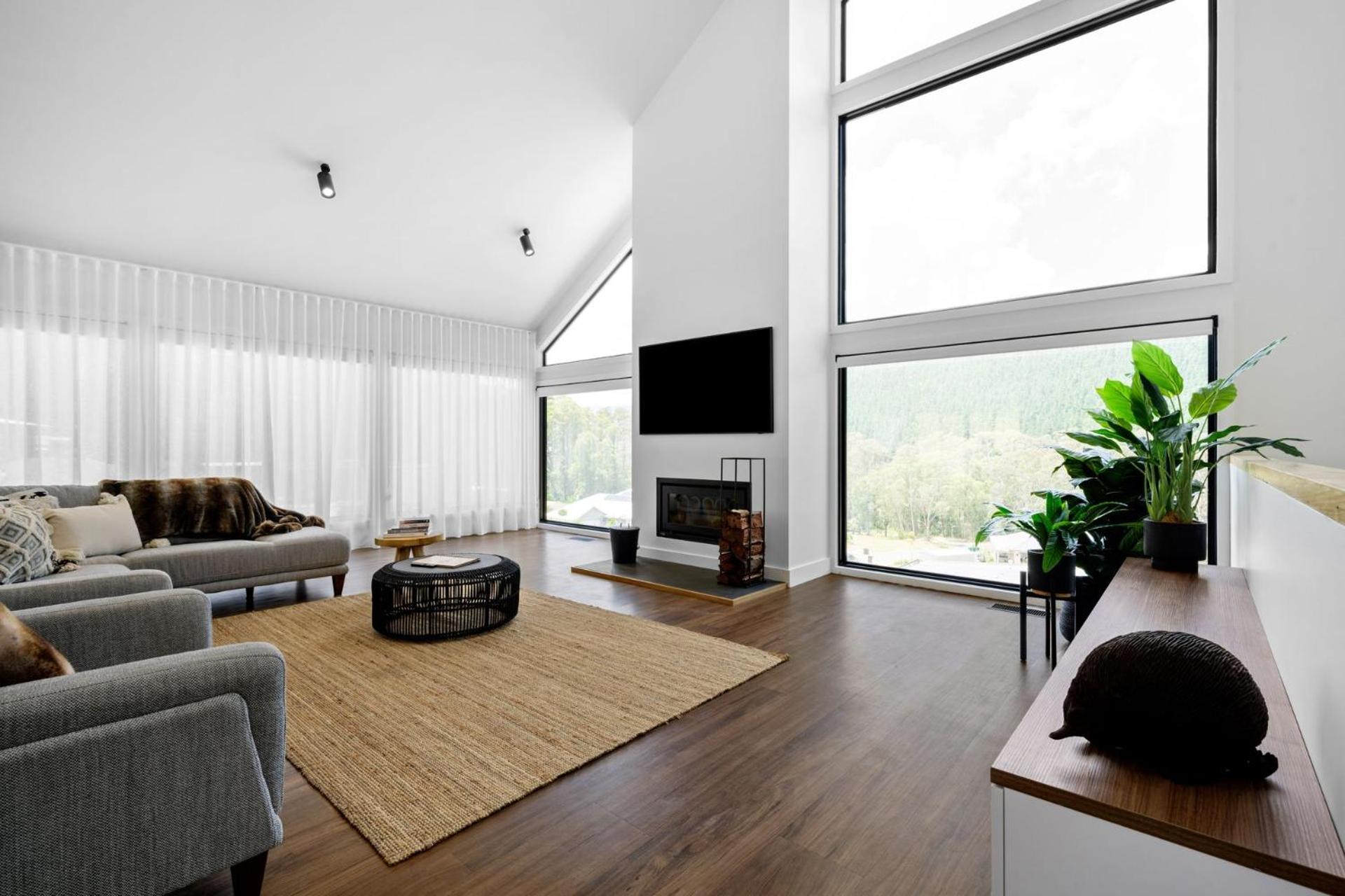 Five-Bedroom House photo 1