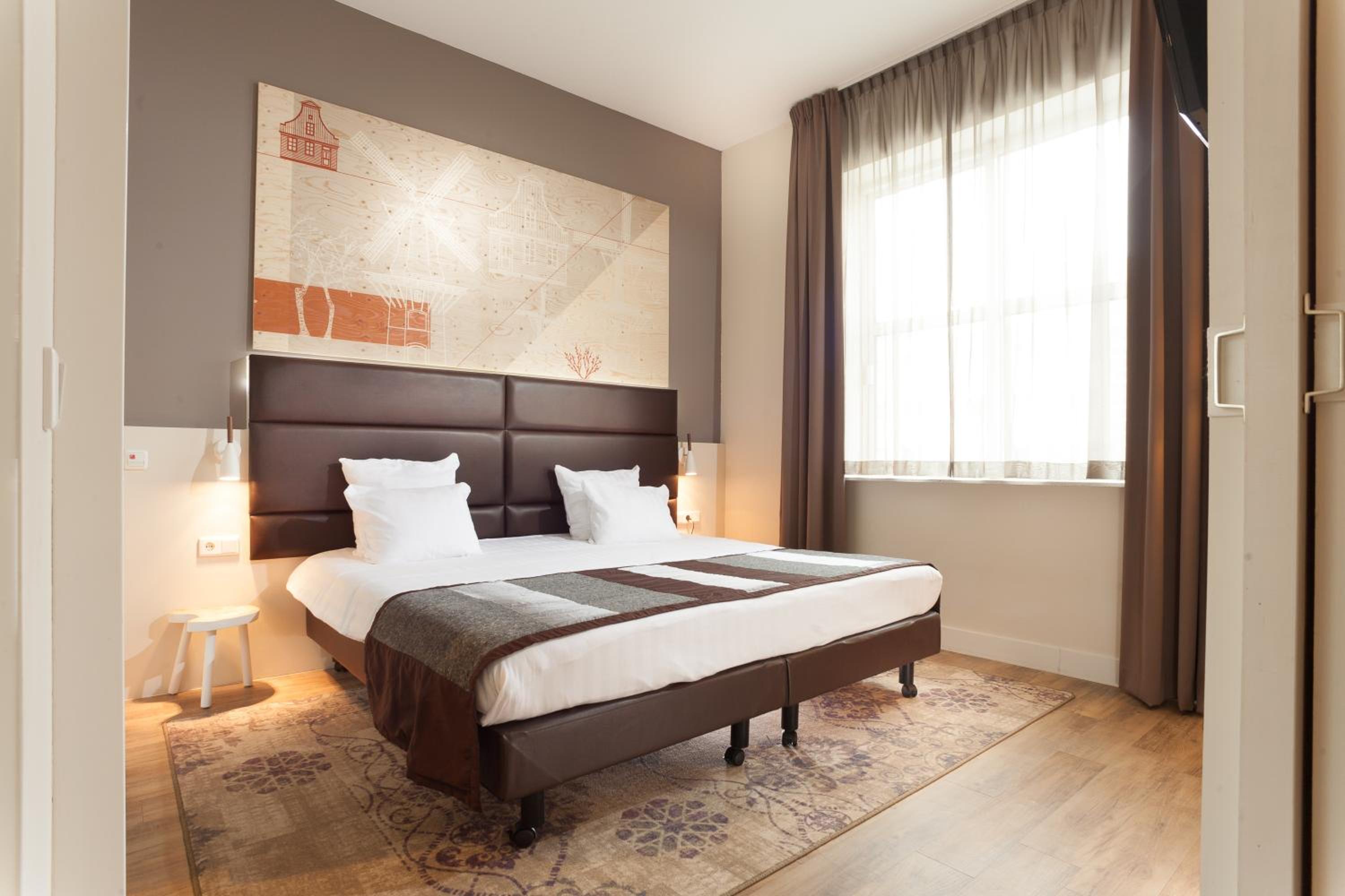 Suite with One King Bed - Photo 9