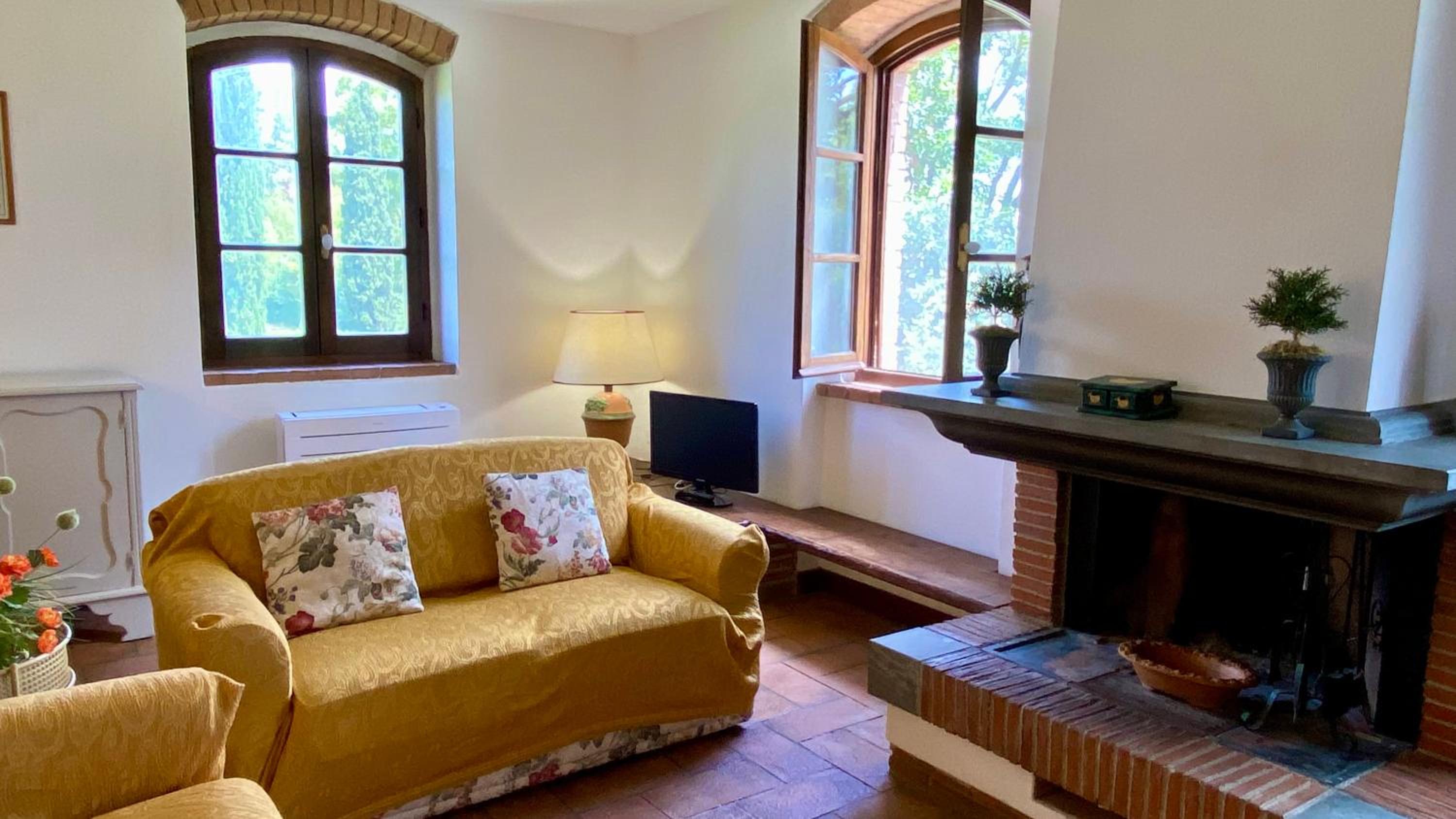 Four-Bedroom Apartment - Split Level photo 1